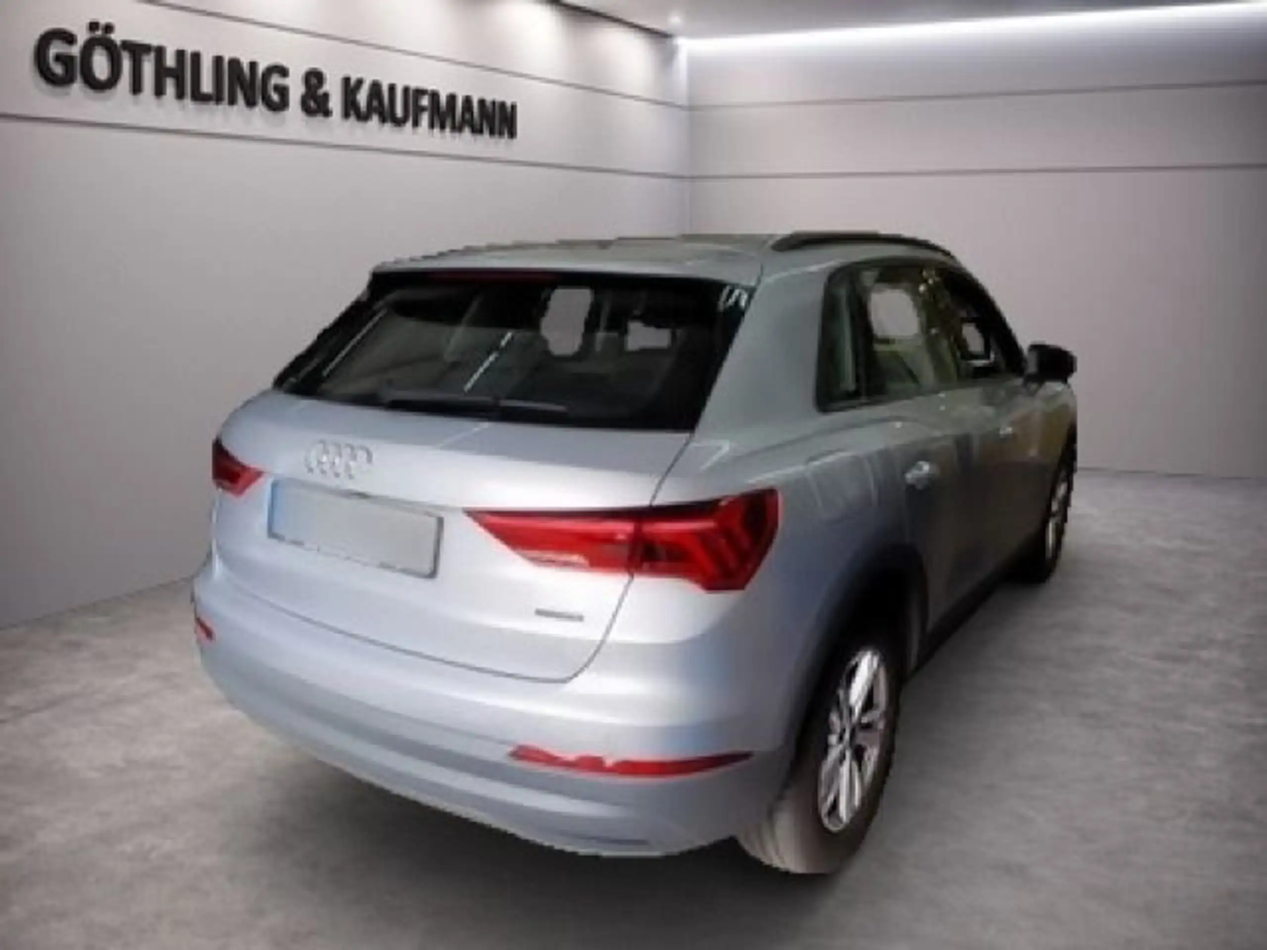 Audi - Q3