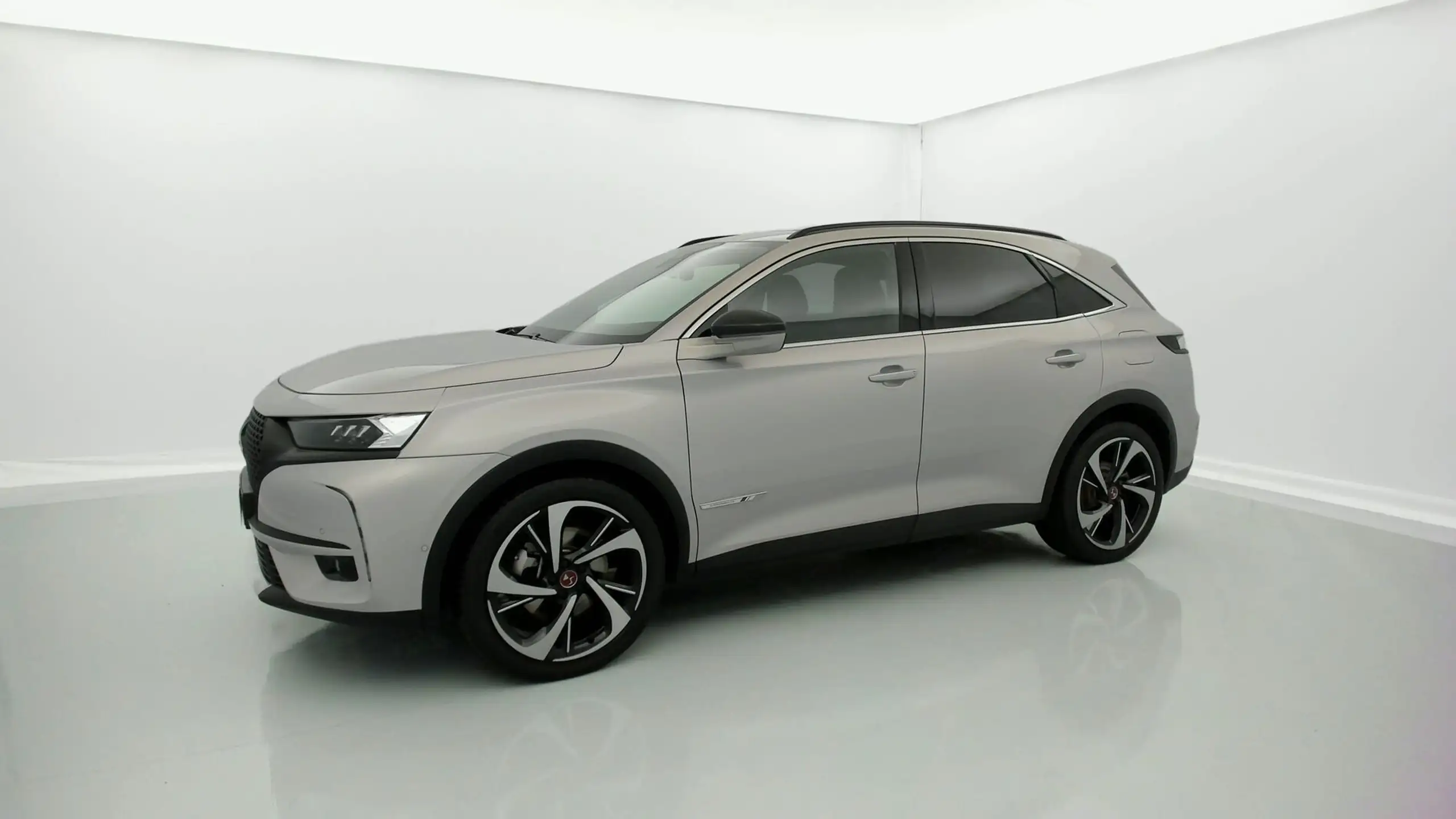 DS Automobiles - DS 7 Crossback