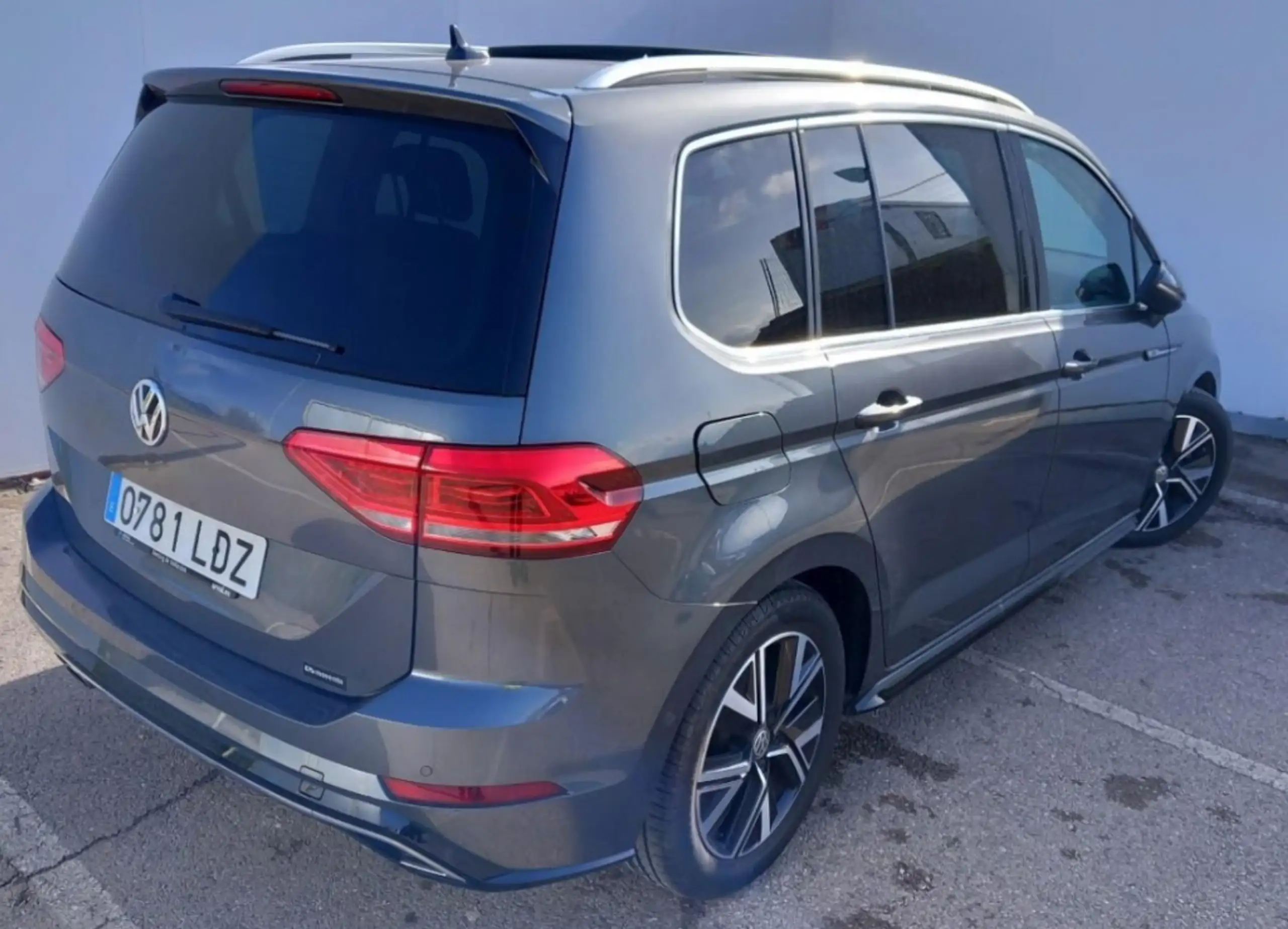 Volkswagen - Touran