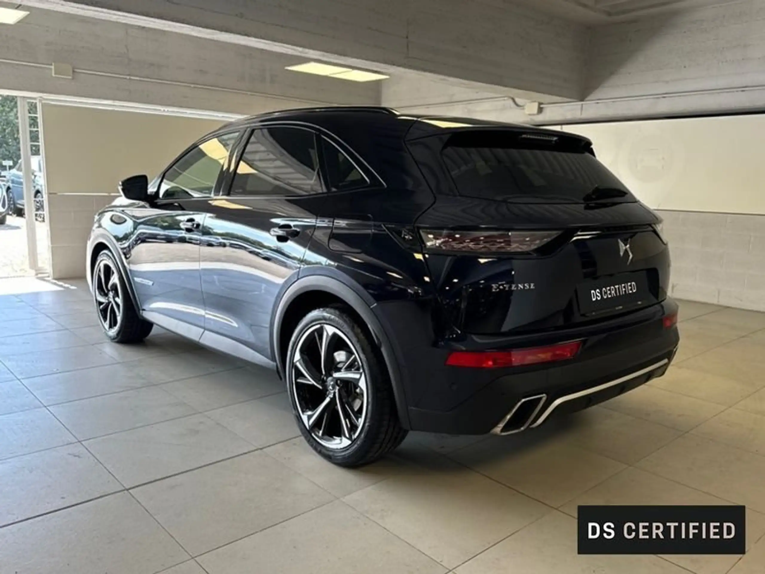 DS Automobiles - DS 7 Crossback