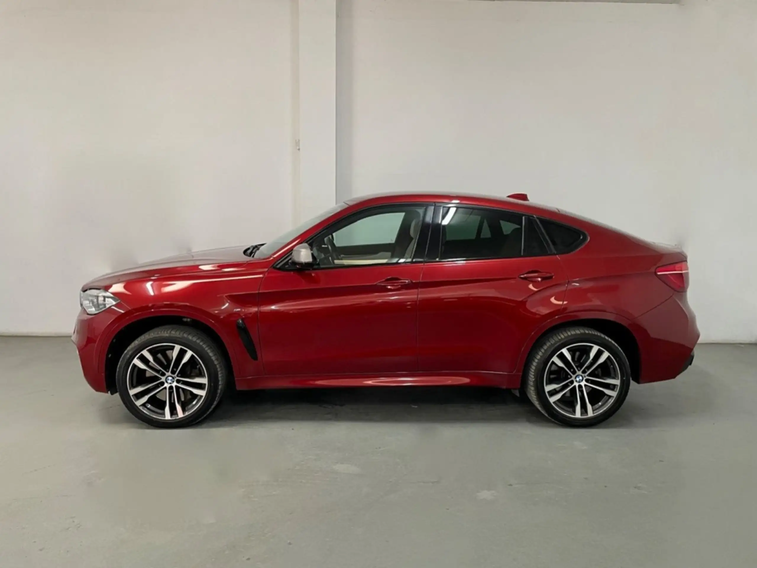 BMW - X6