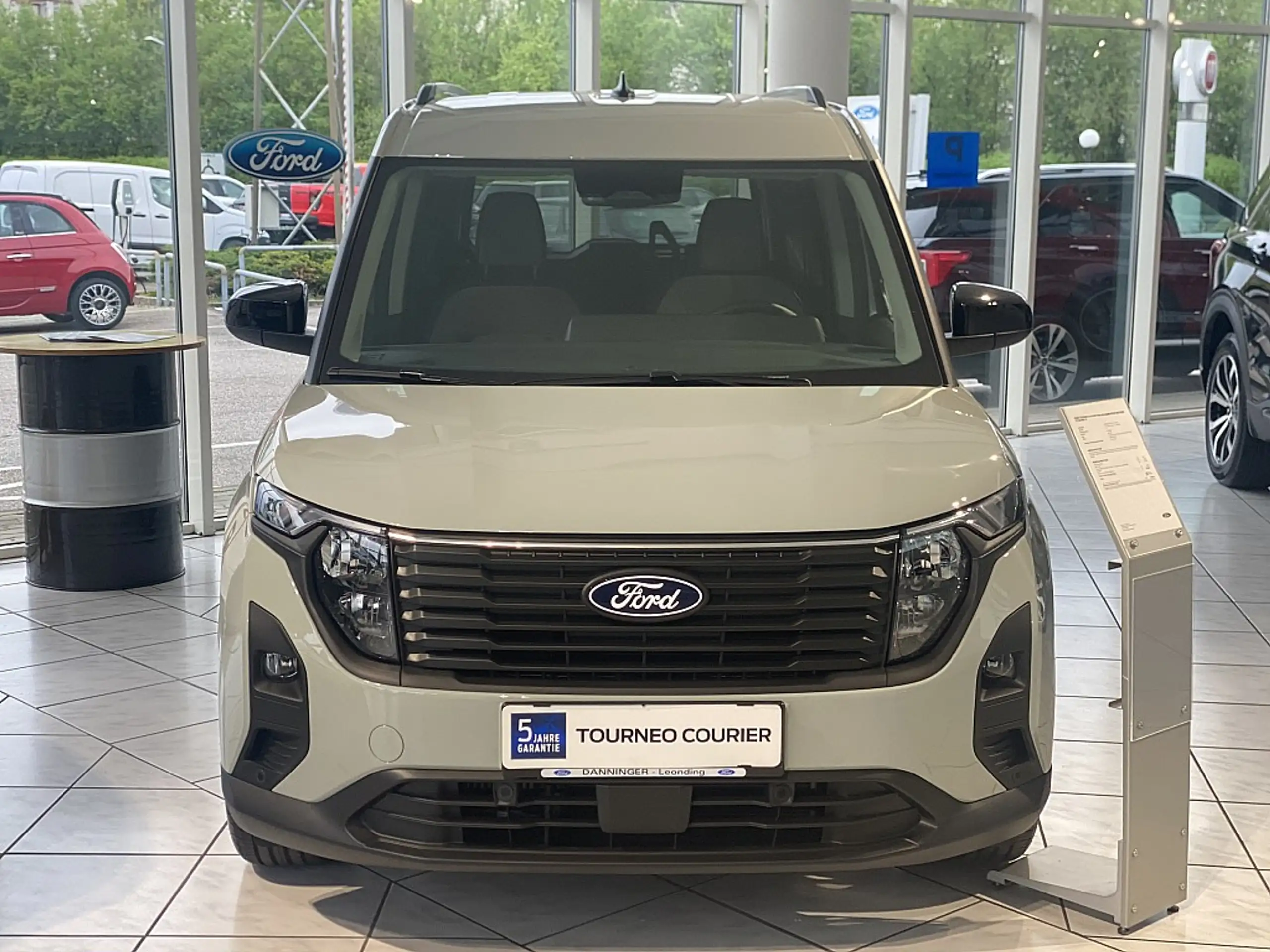 Ford - Tourneo Courier