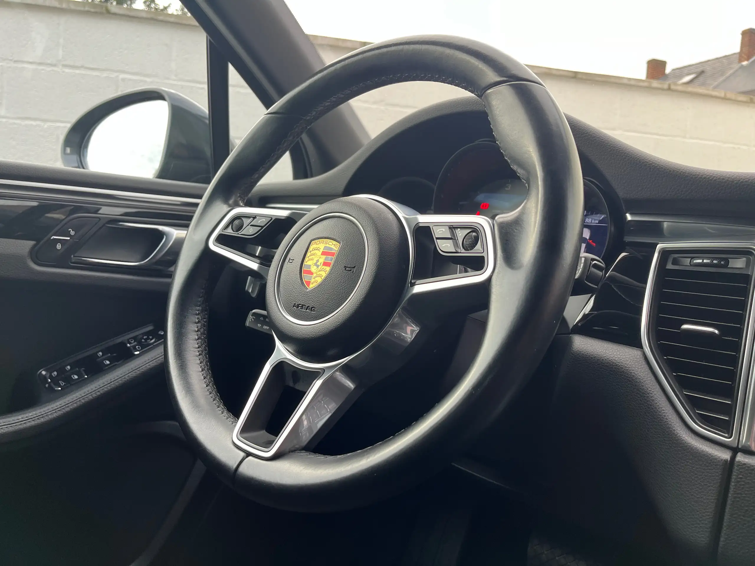 Porsche - Macan