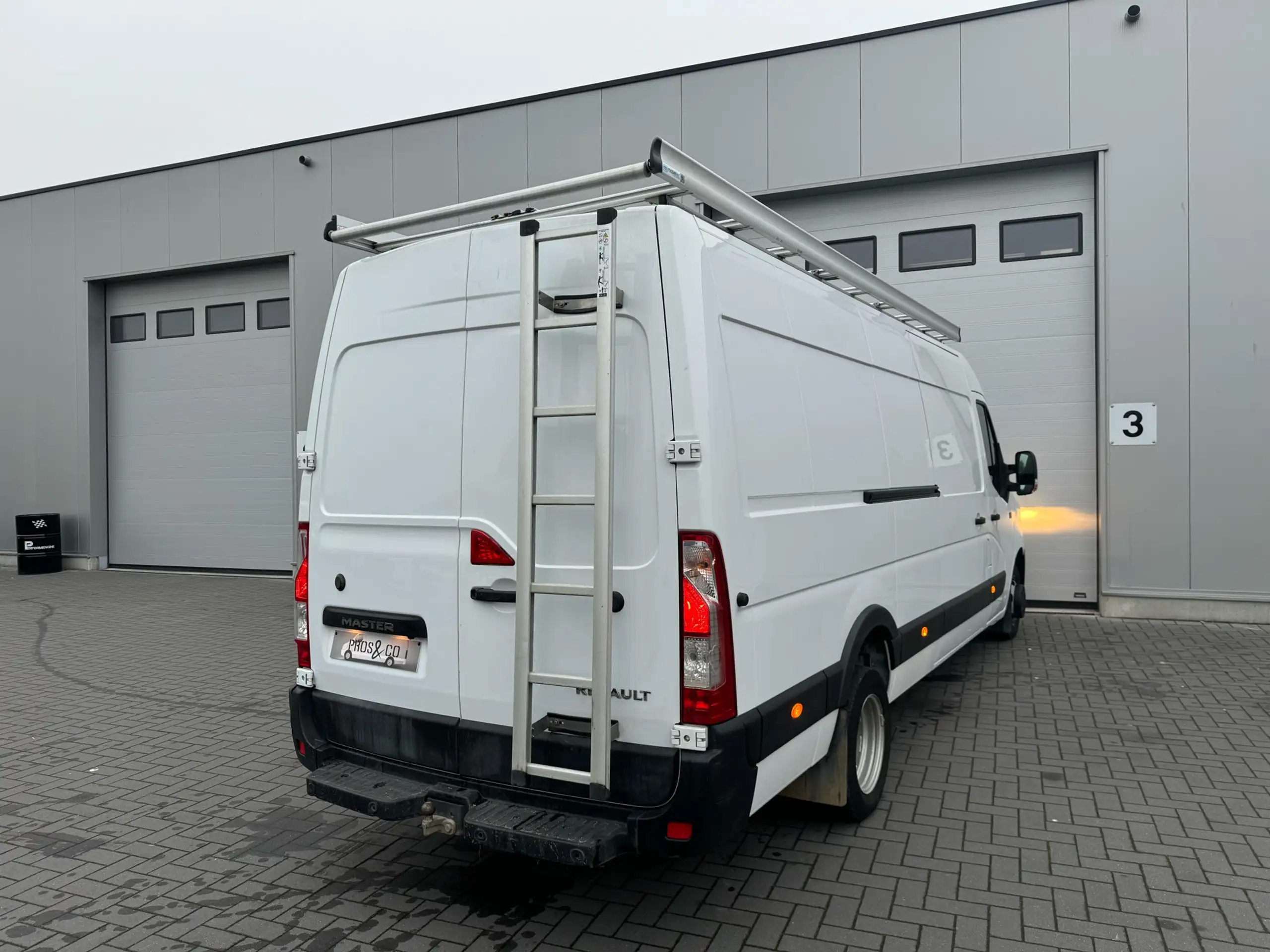 Renault - Master