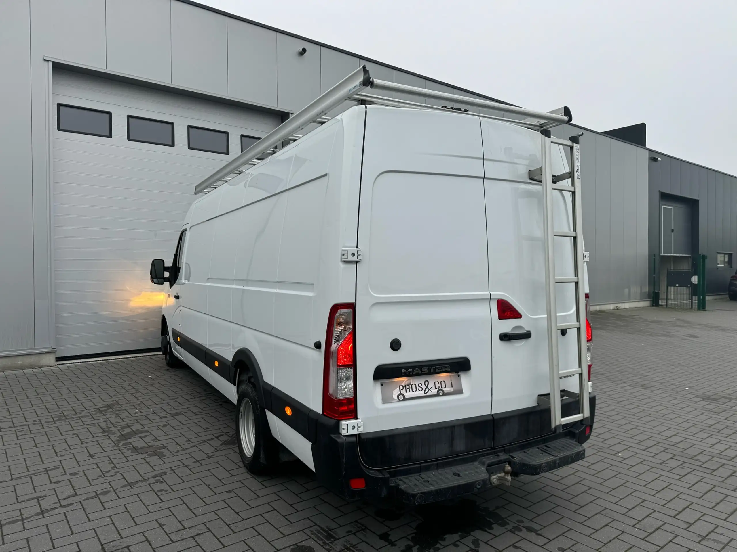 Renault - Master