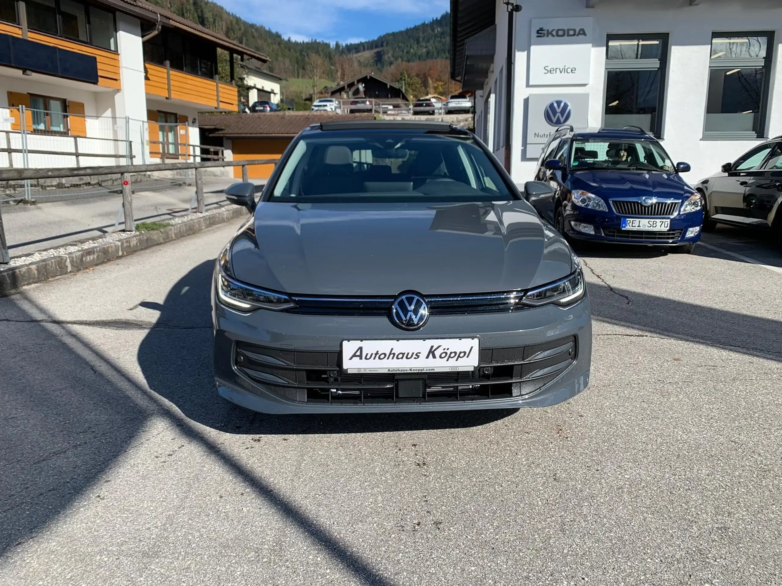 Volkswagen - Golf