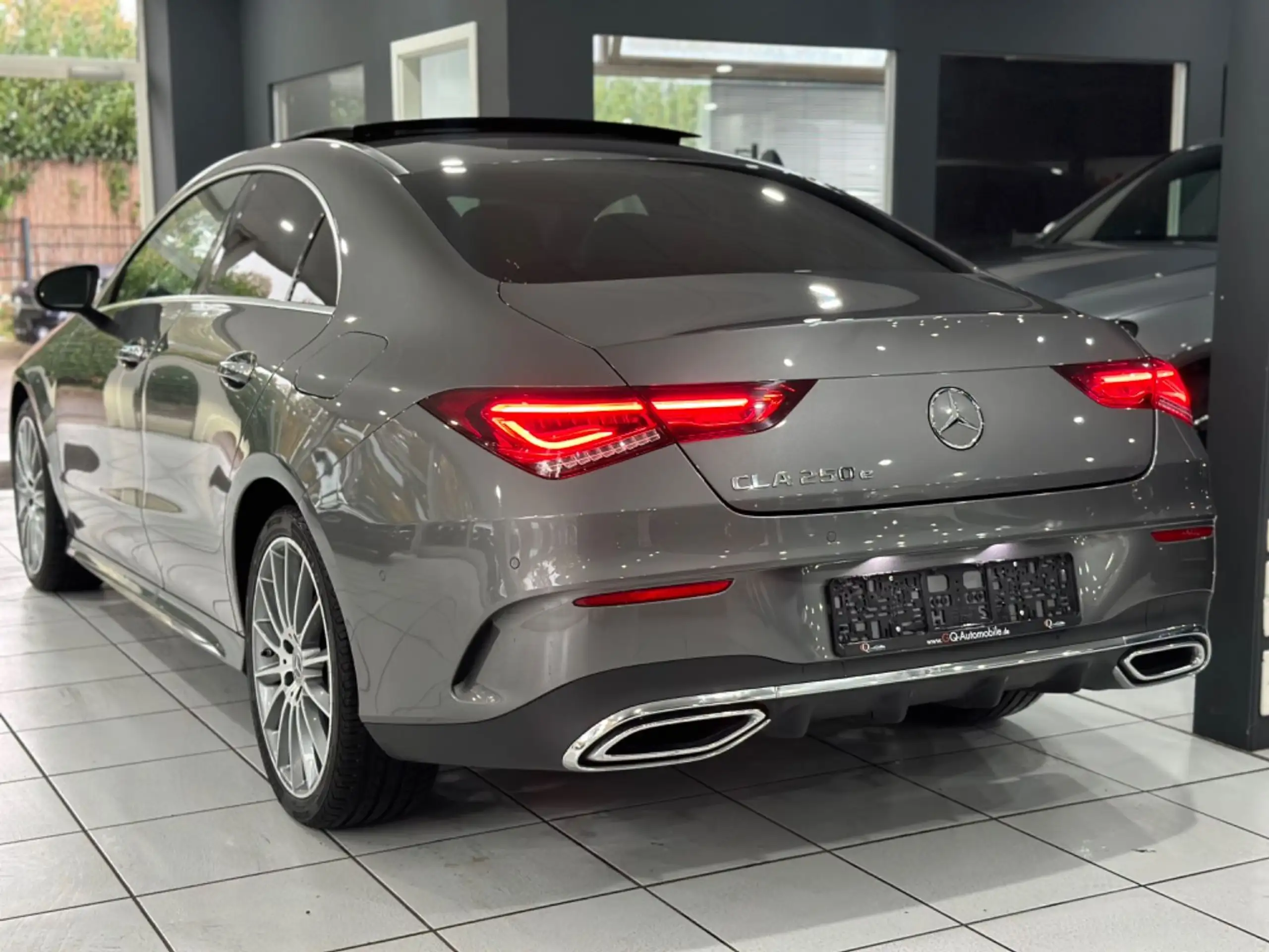 Mercedes-Benz - CLA 250