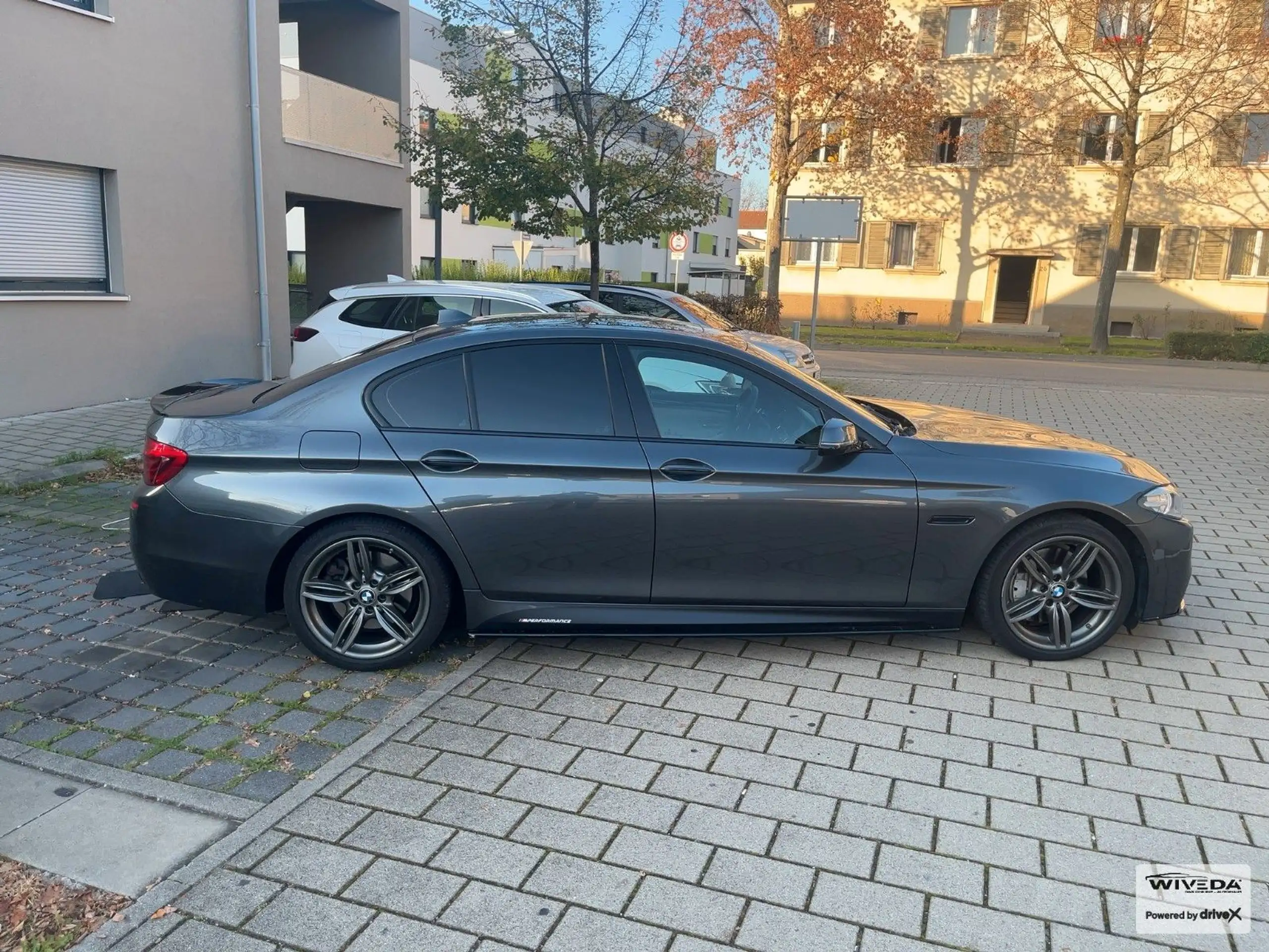 BMW - 550