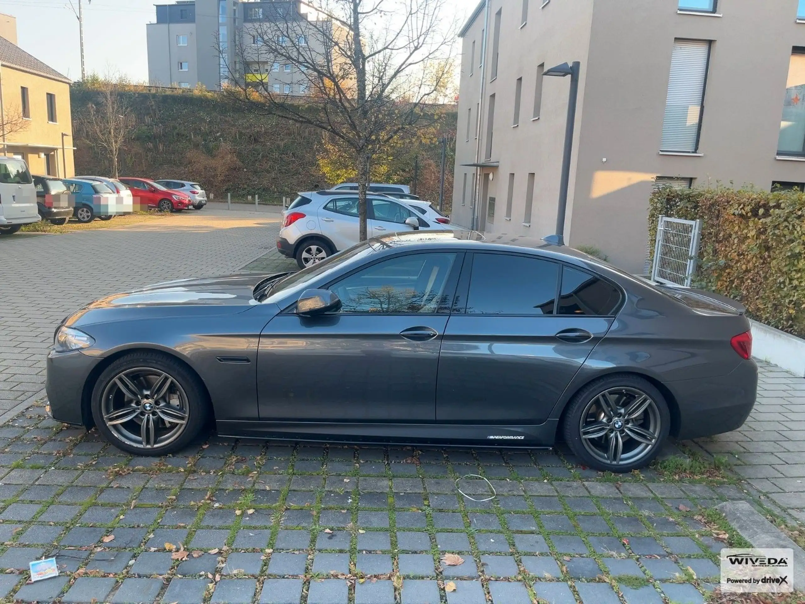 BMW - 550