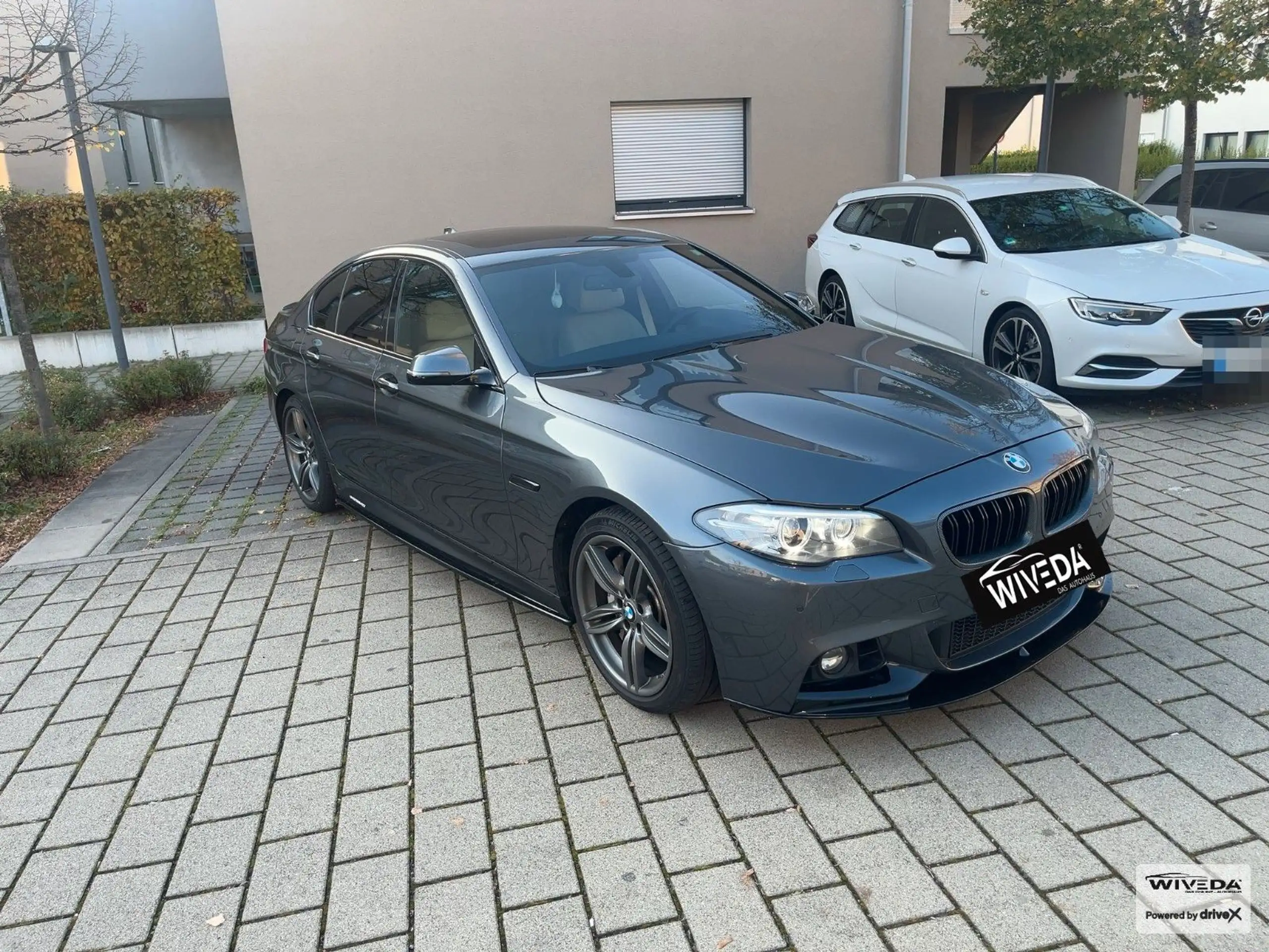 BMW - 550