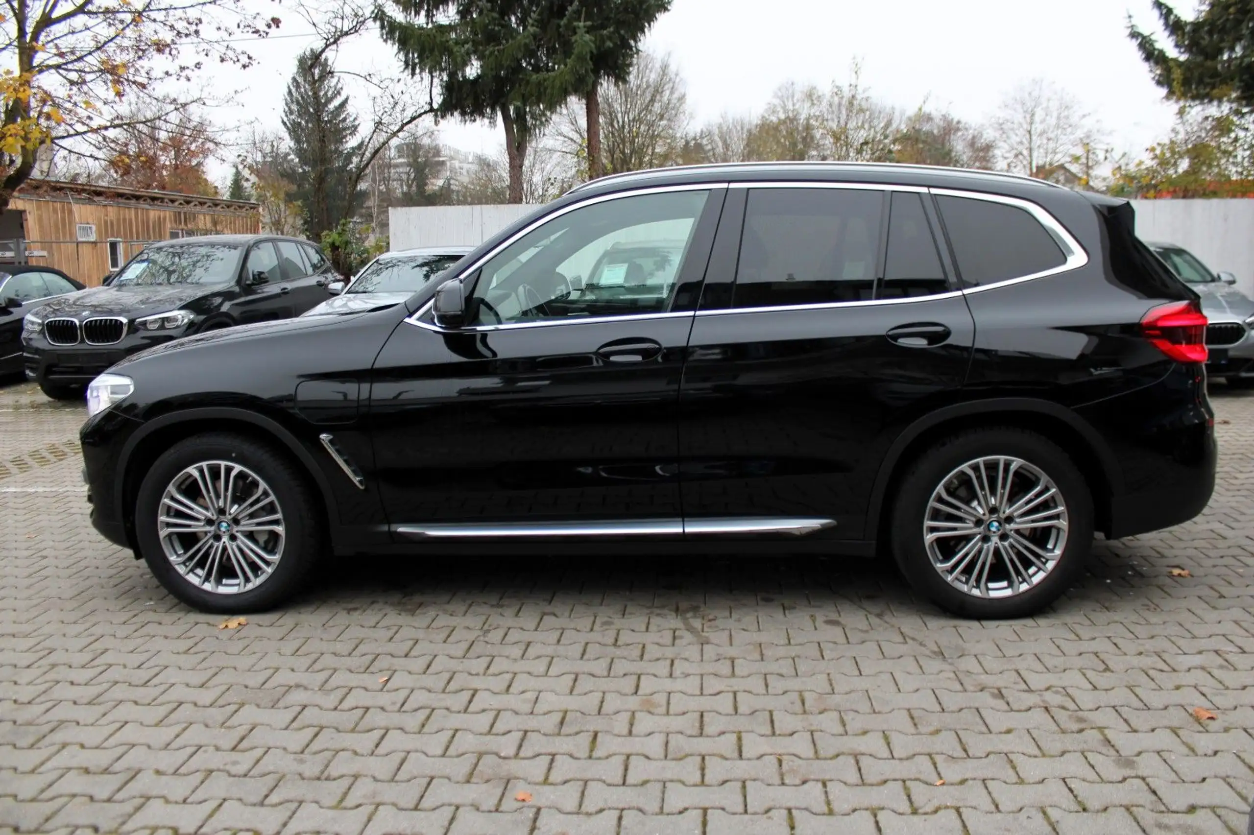 BMW - X3