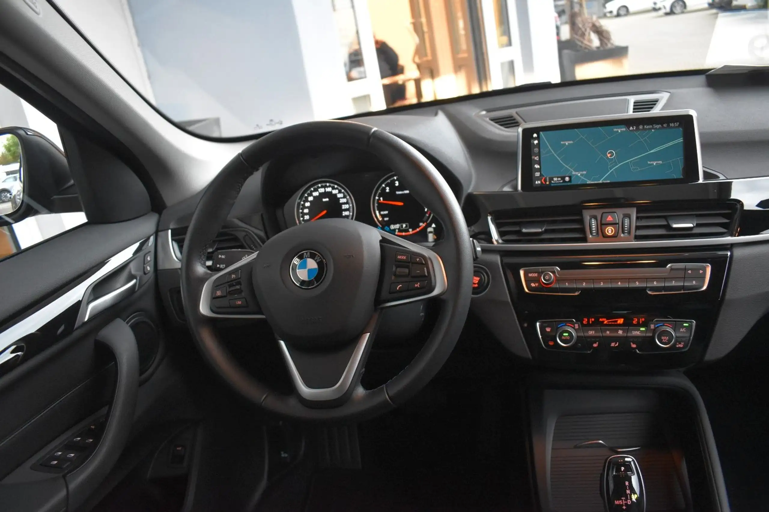 BMW - X1