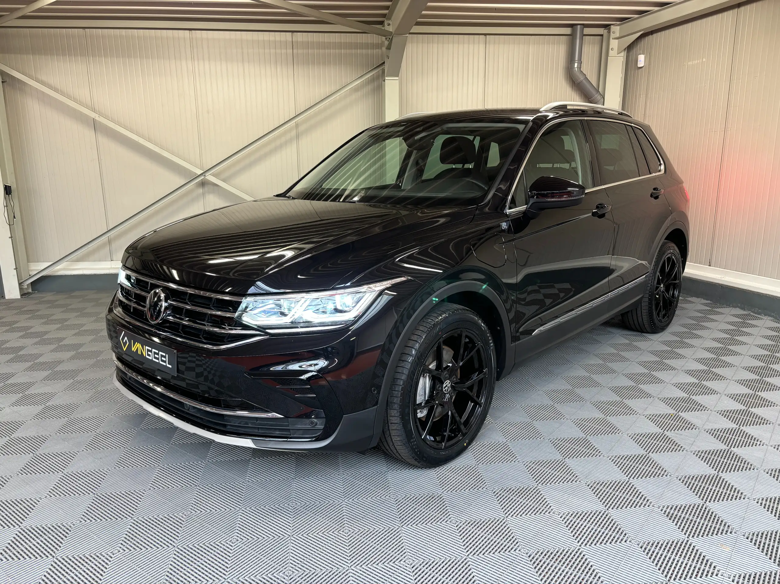 Volkswagen - Tiguan