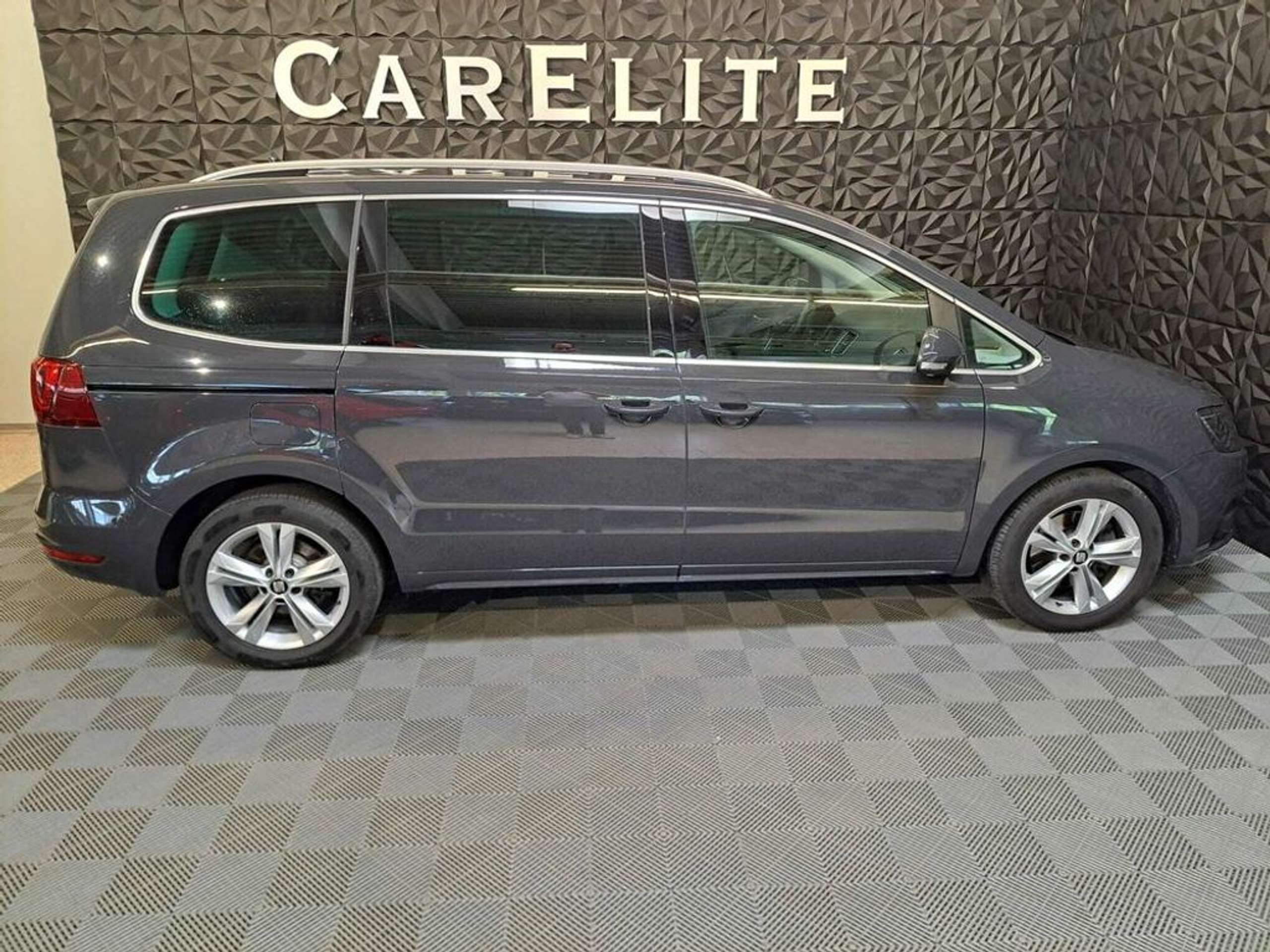 SEAT - Alhambra