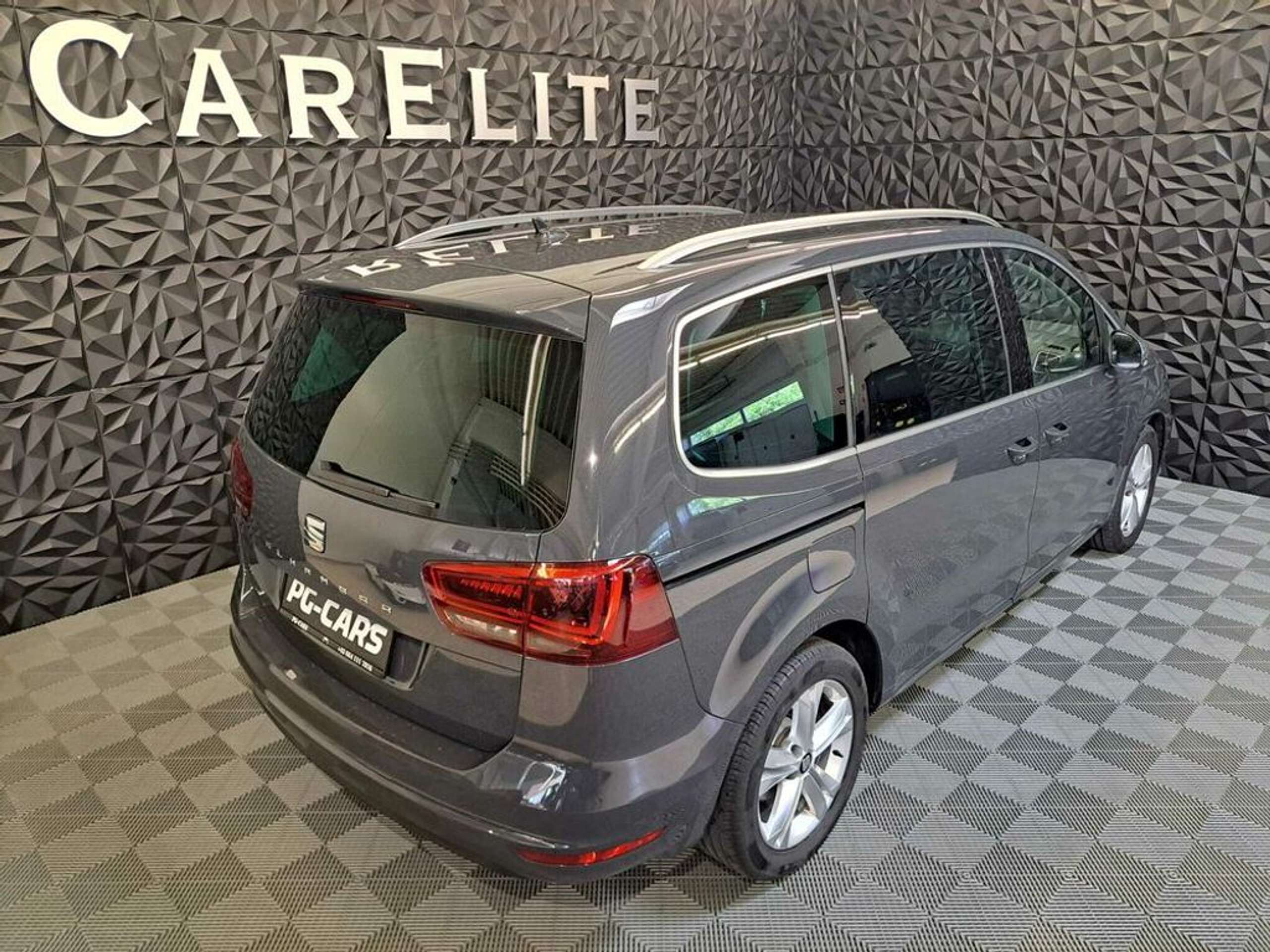 SEAT - Alhambra