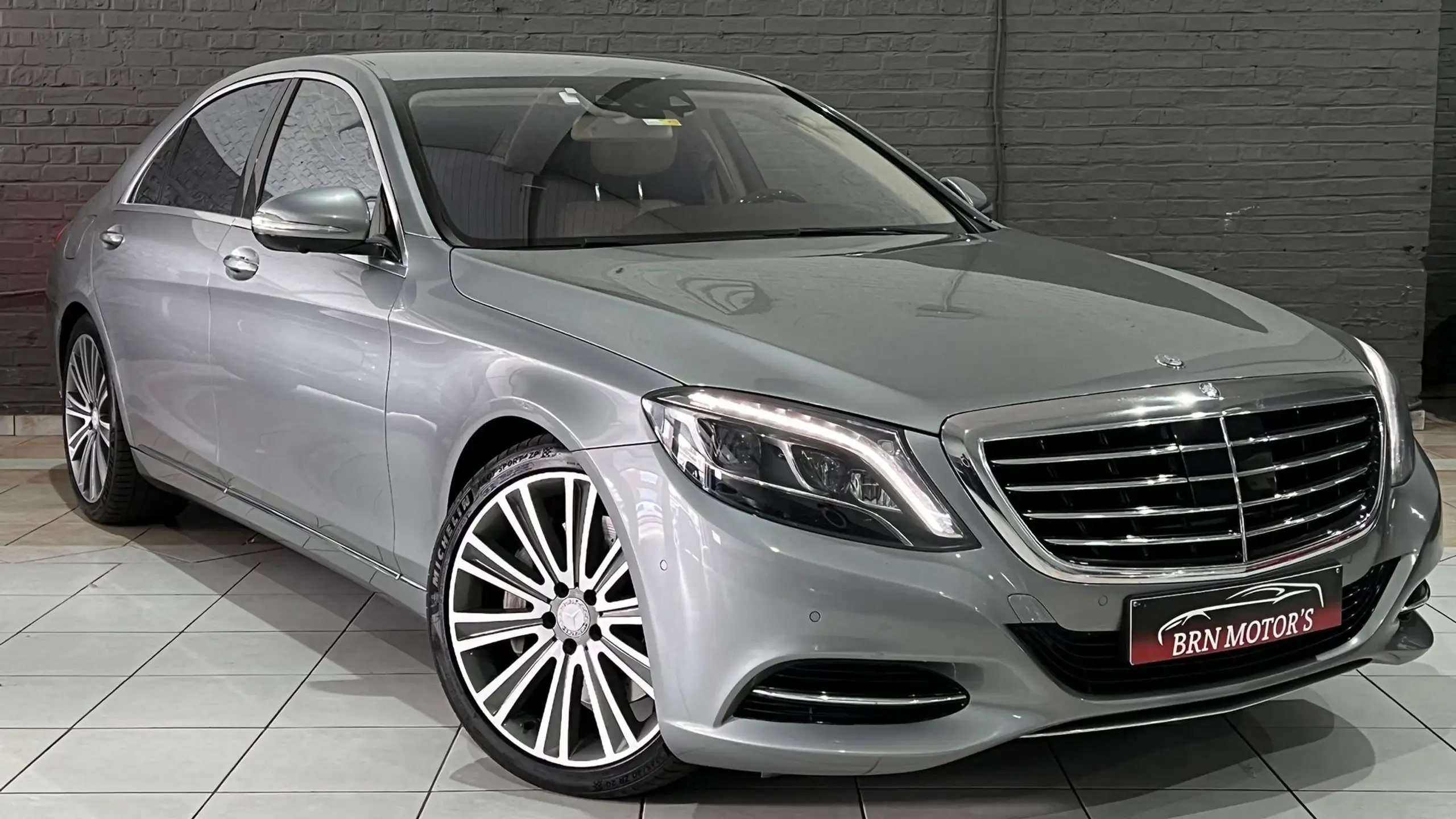 Mercedes-Benz - S 500