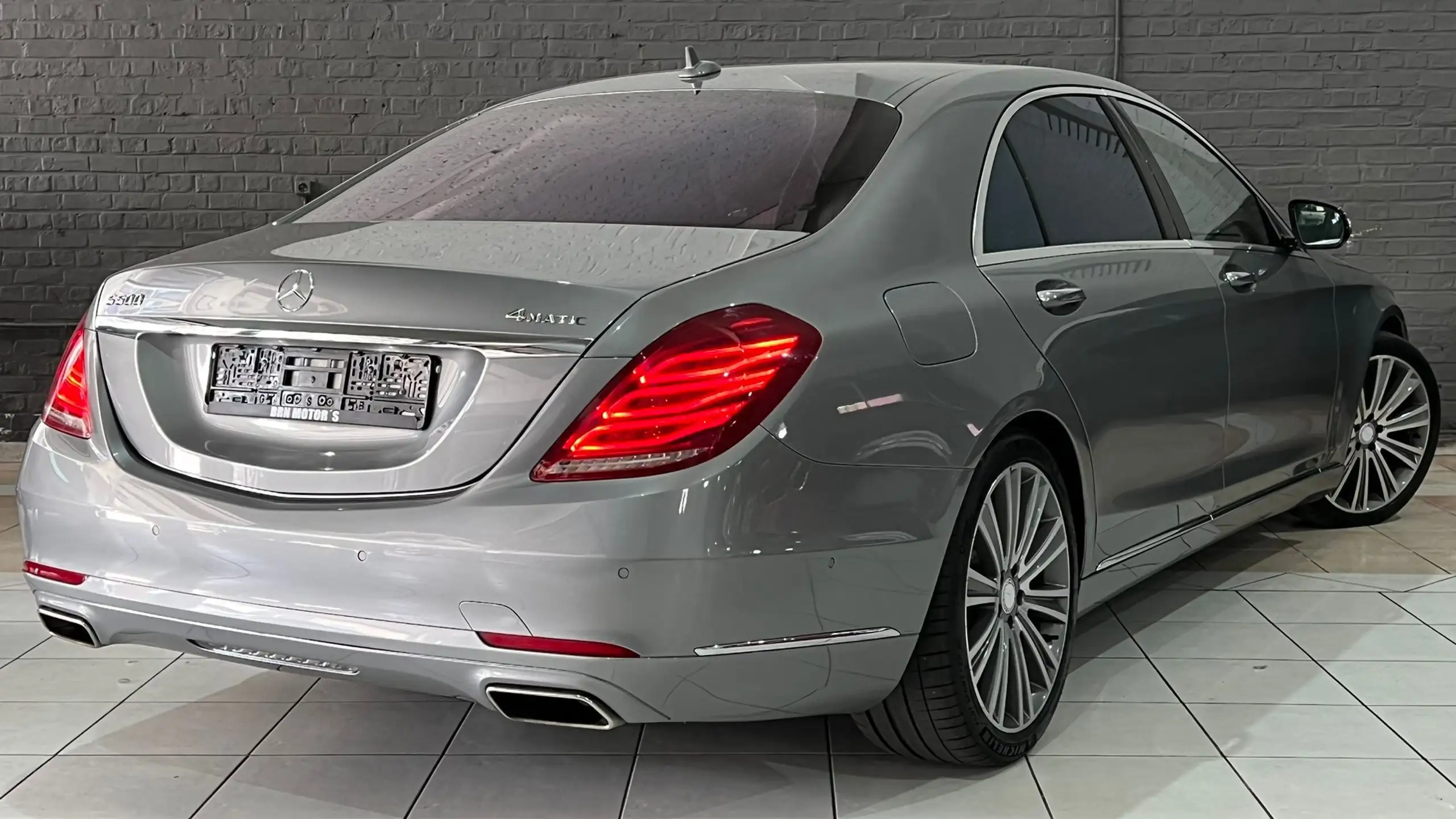 Mercedes-Benz - S 500