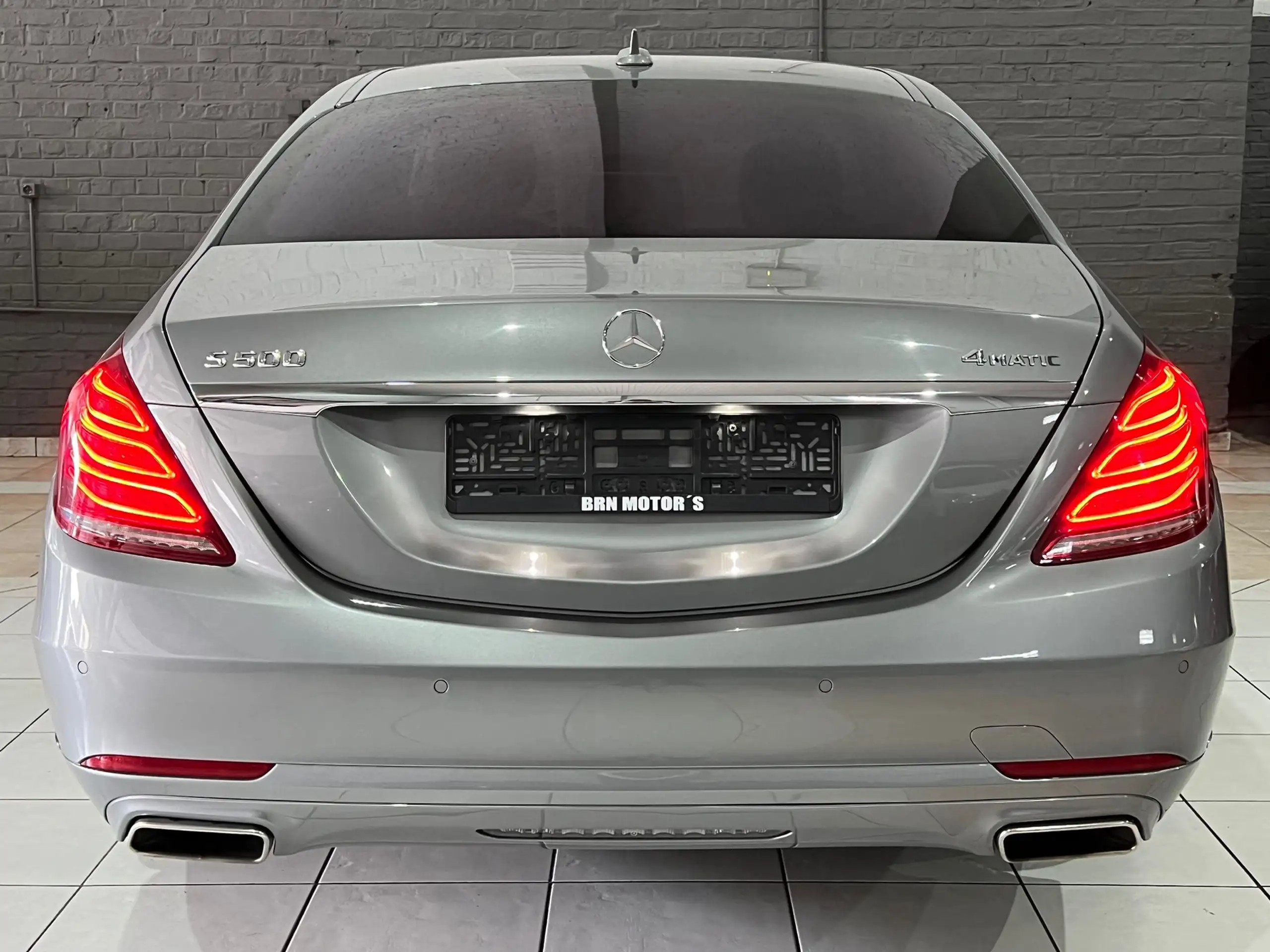 Mercedes-Benz - S 500