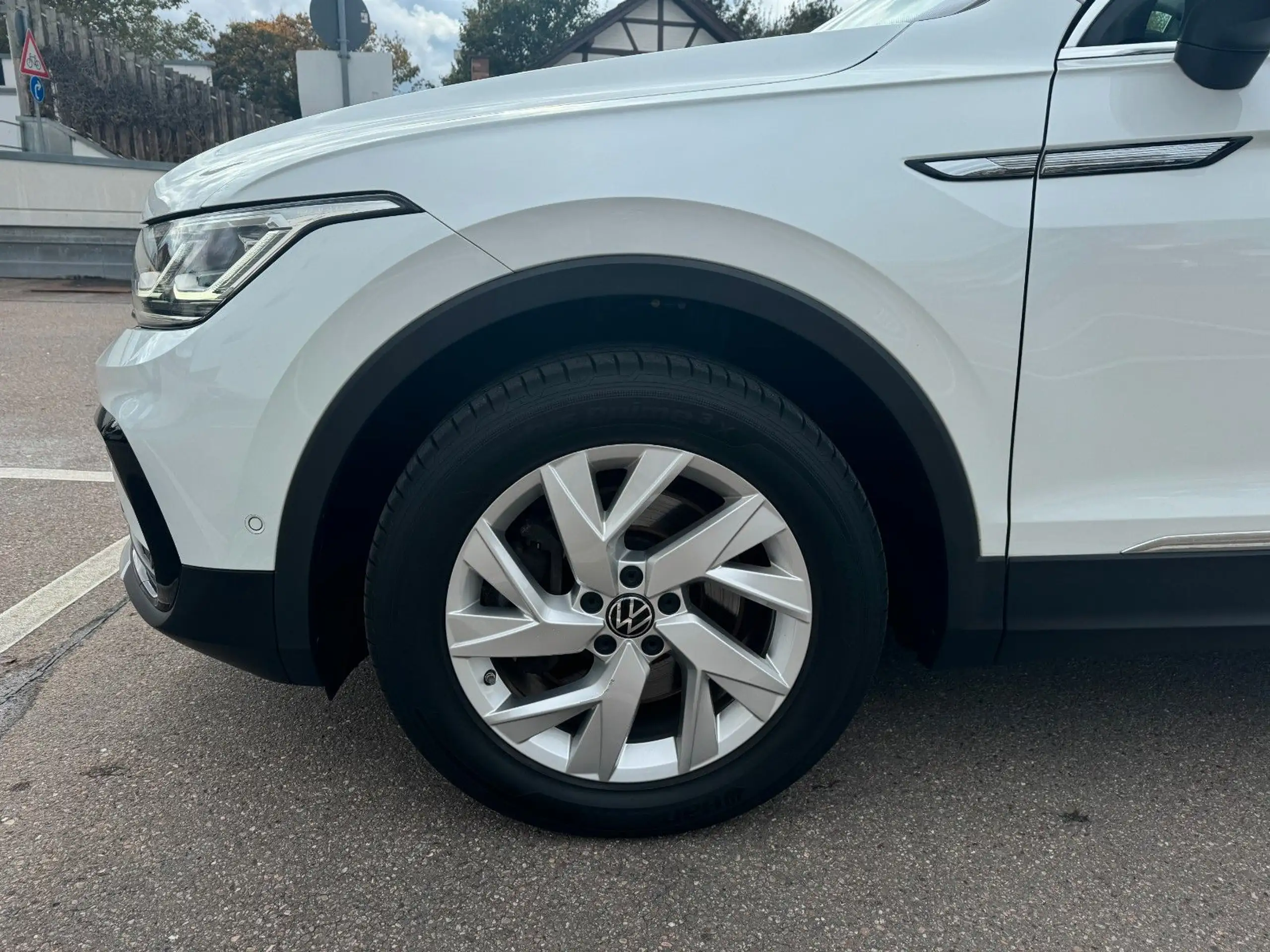 Volkswagen - Tiguan