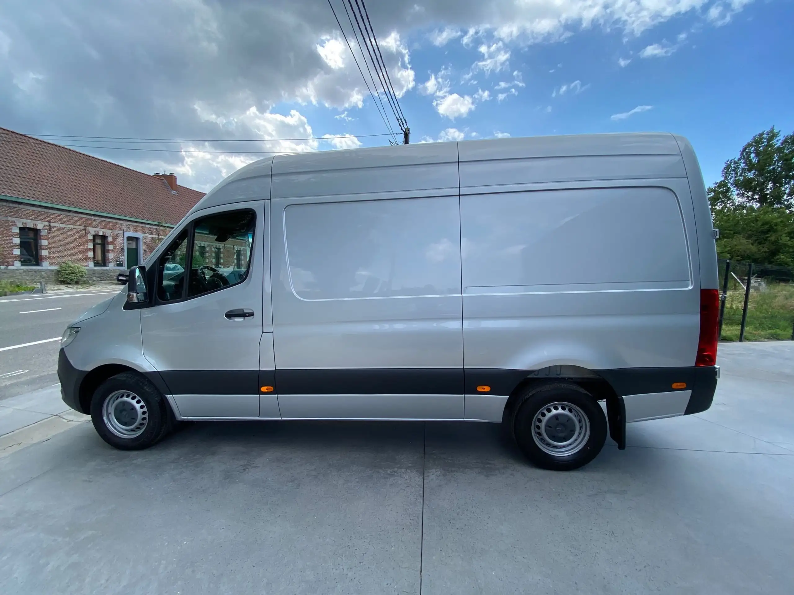 Mercedes-Benz - Sprinter