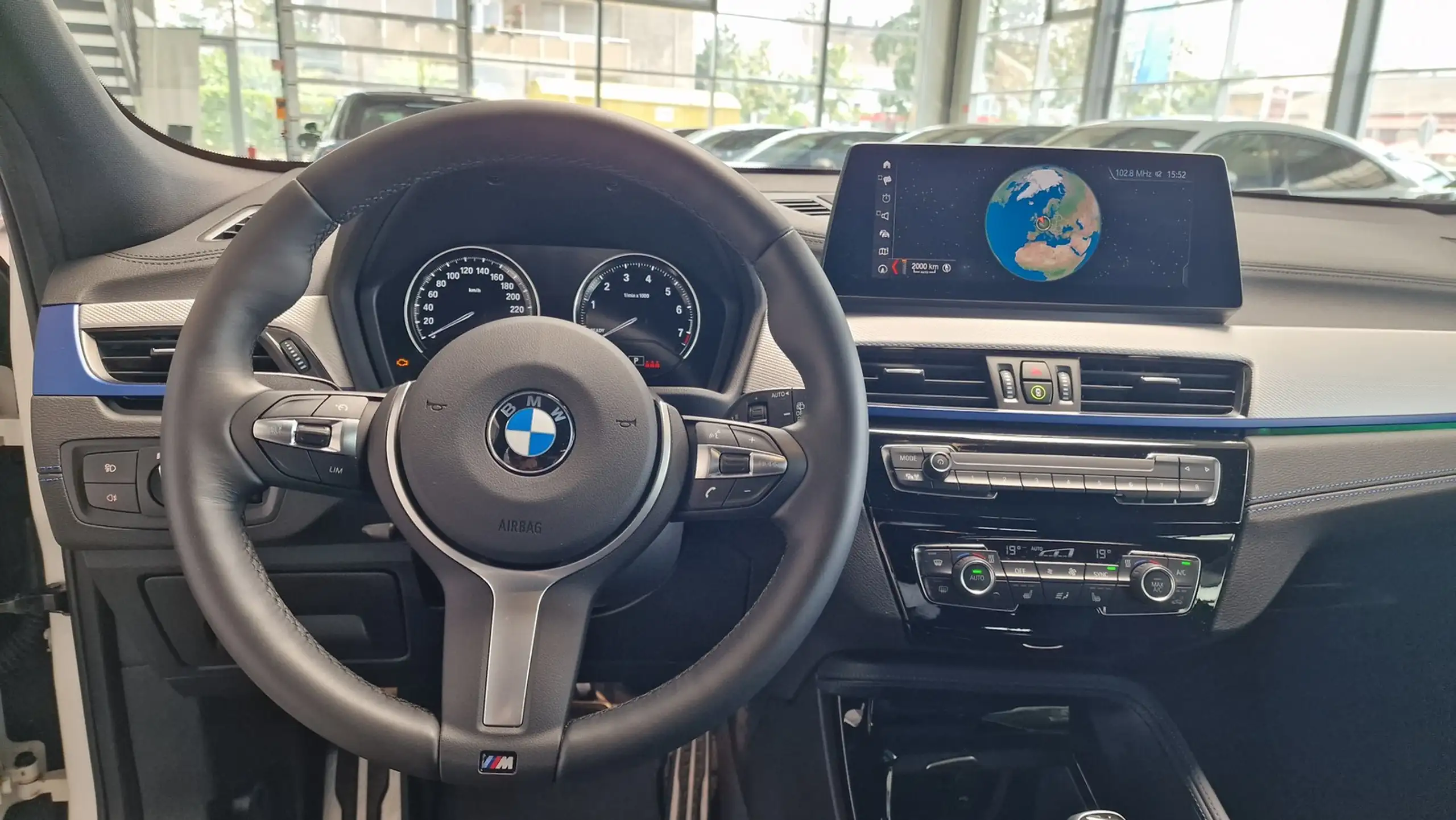 BMW - X2