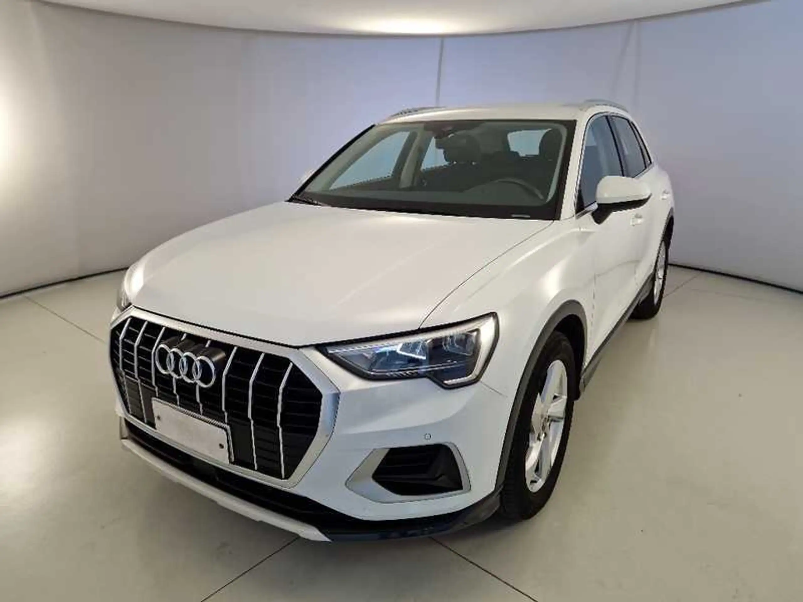 Audi - Q3