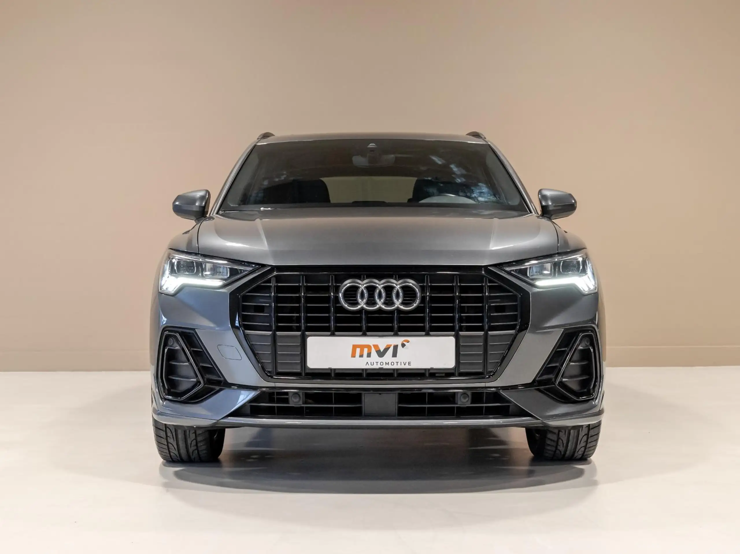 Audi - Q3