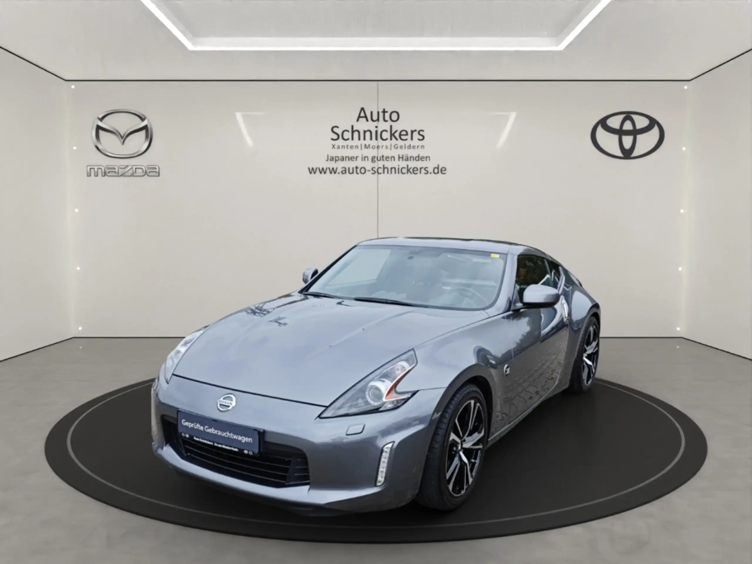 Nissan - 370Z