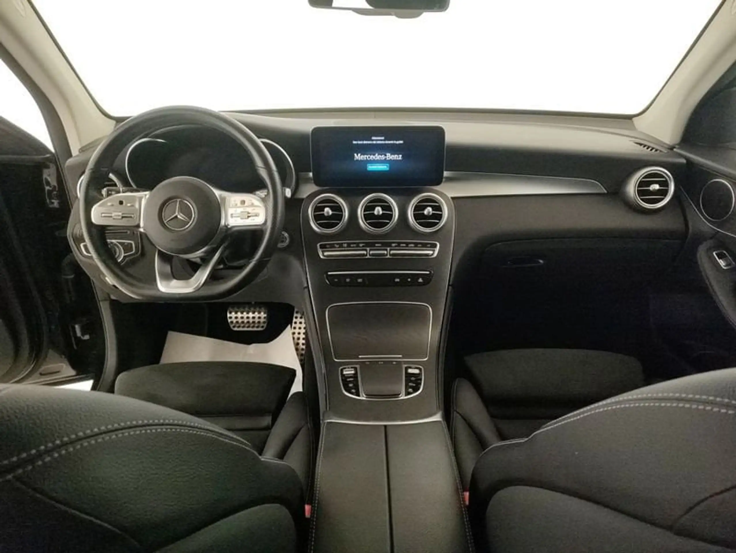 Mercedes-Benz - GLC 220