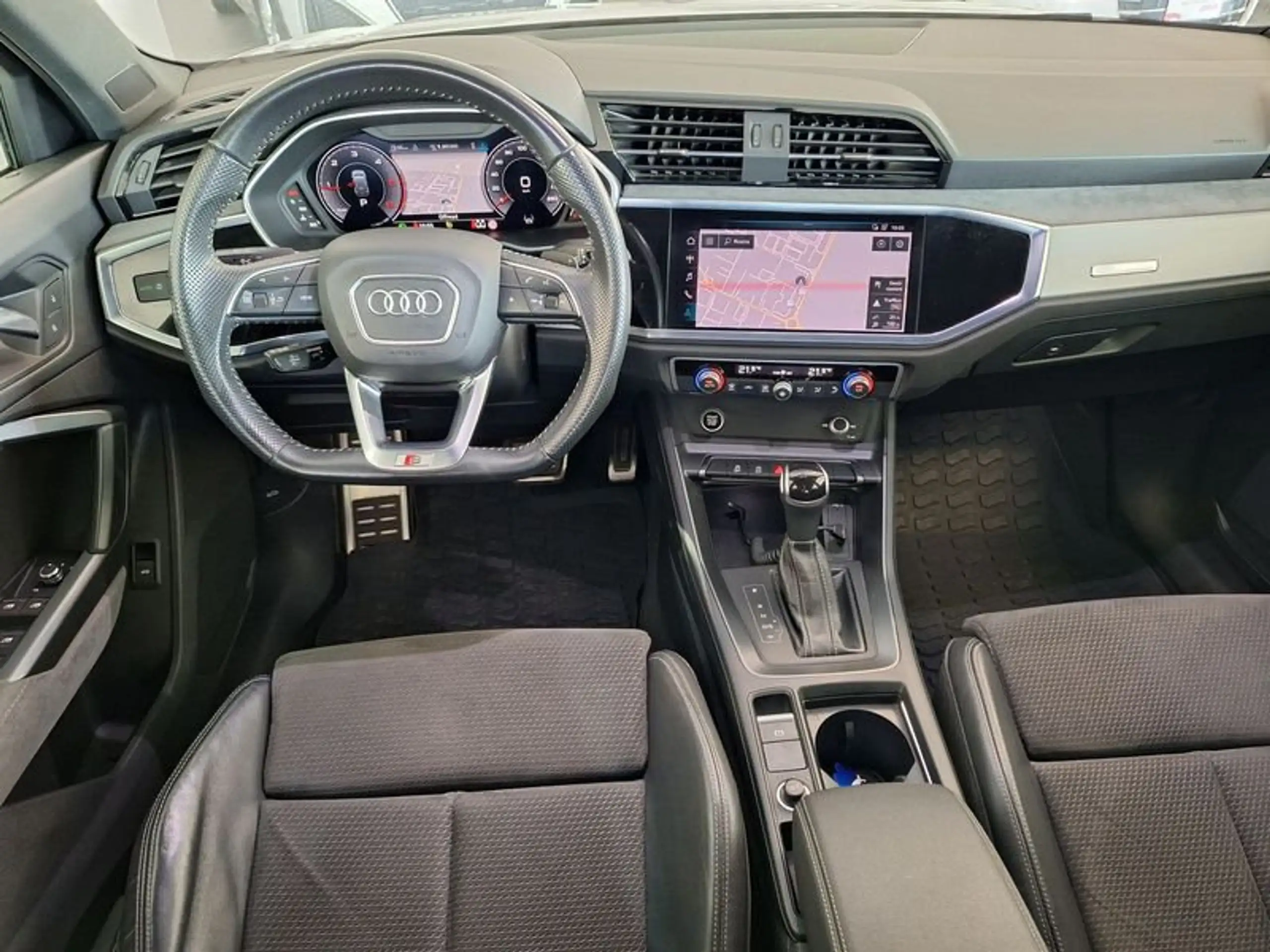 Audi - Q3