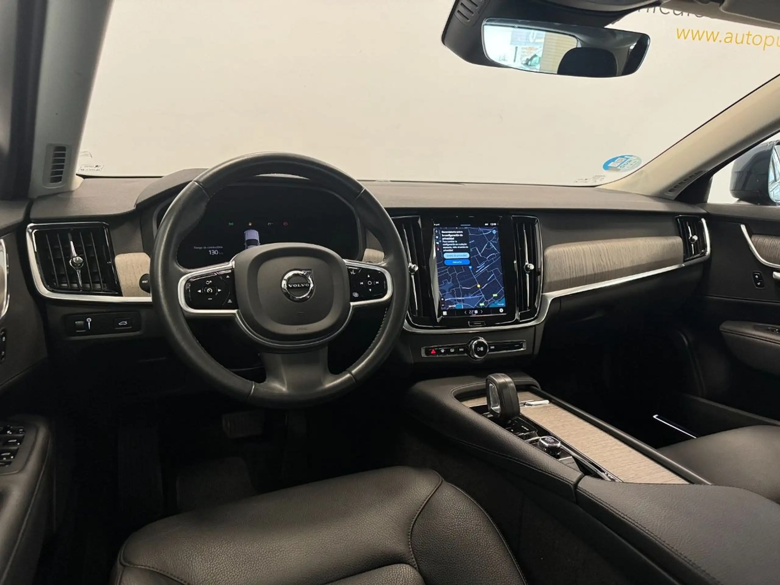 Volvo - V90 Cross Country