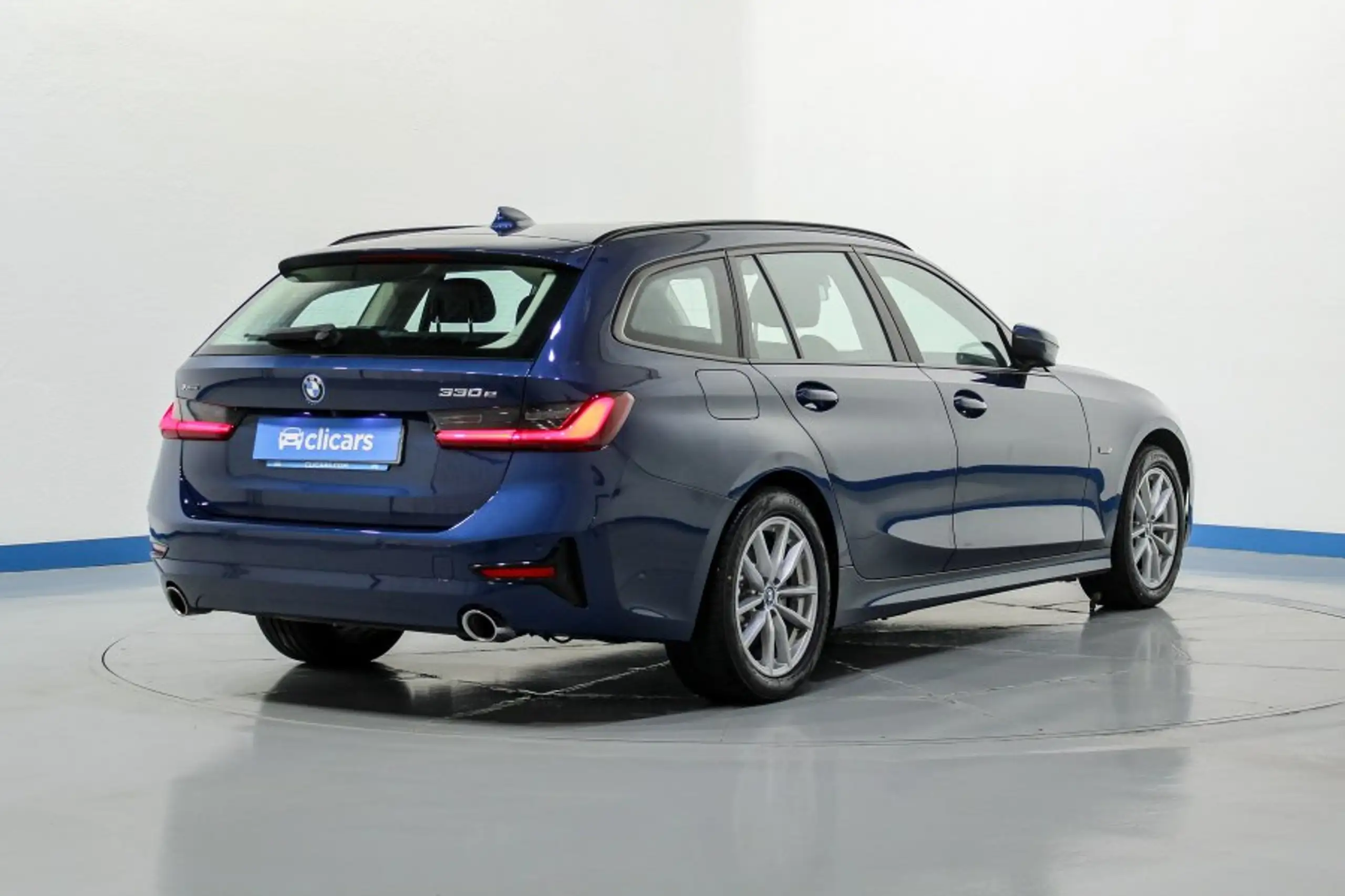 BMW - 330