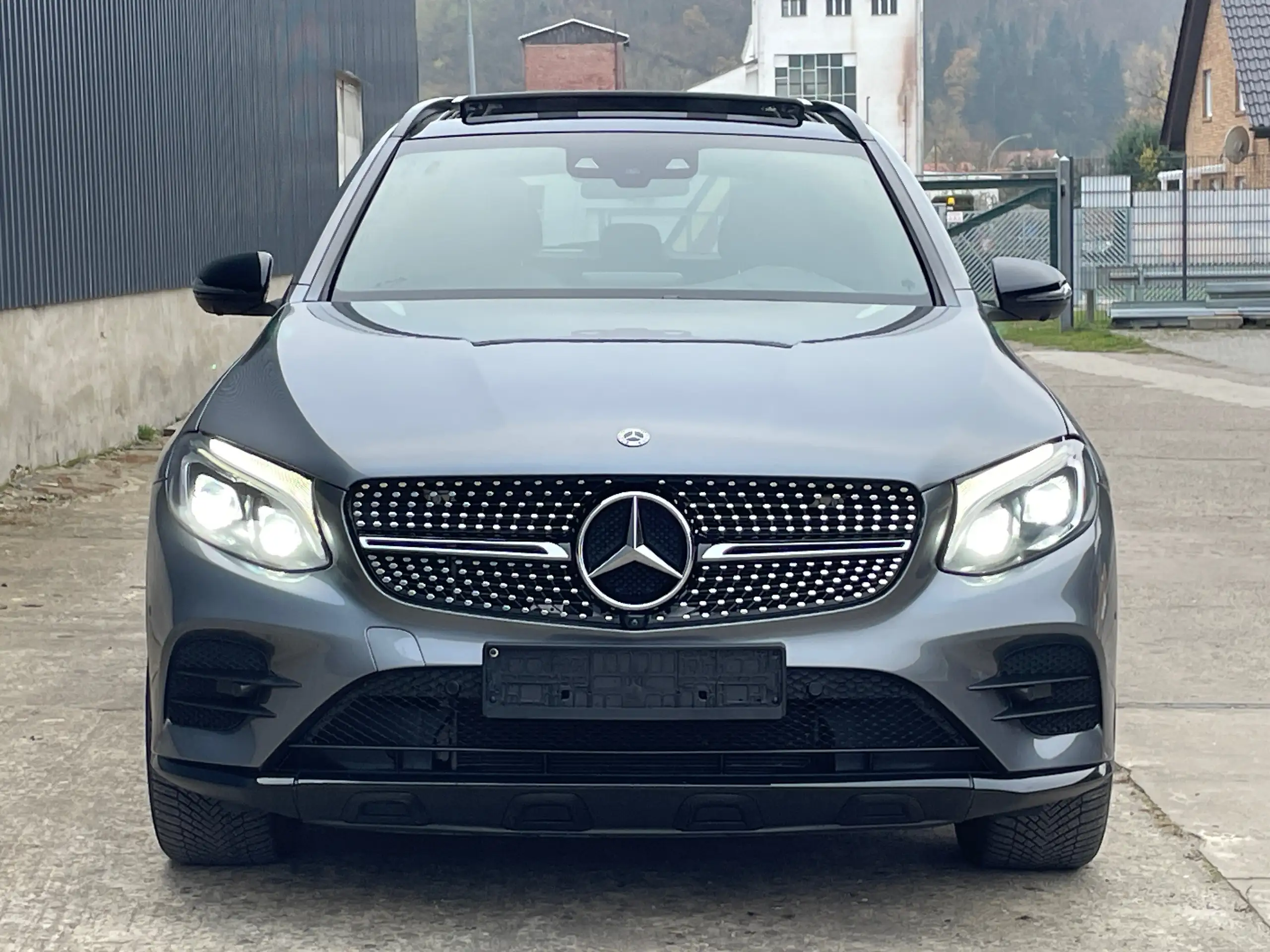 Mercedes-Benz - GLC 250