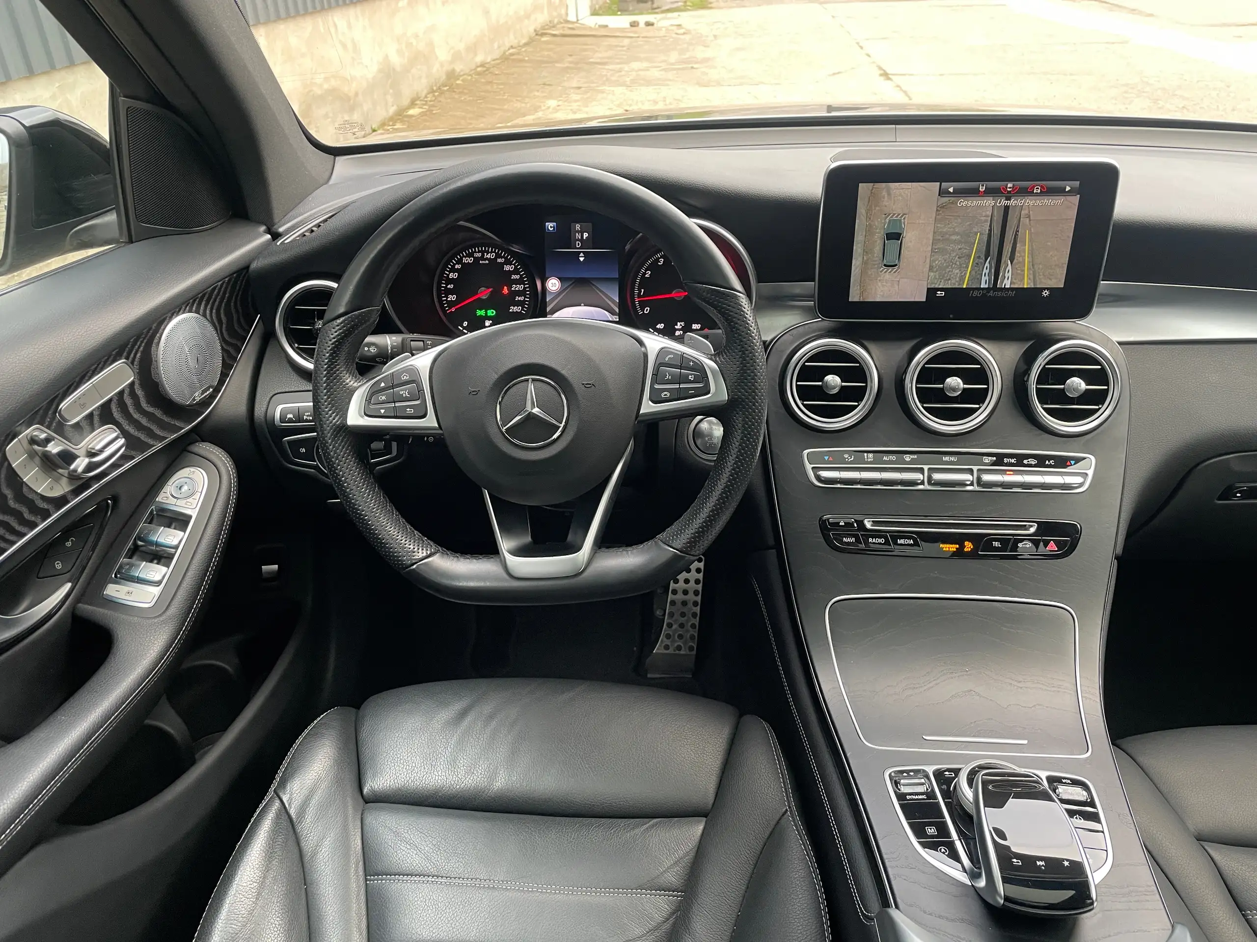 Mercedes-Benz - GLC 250