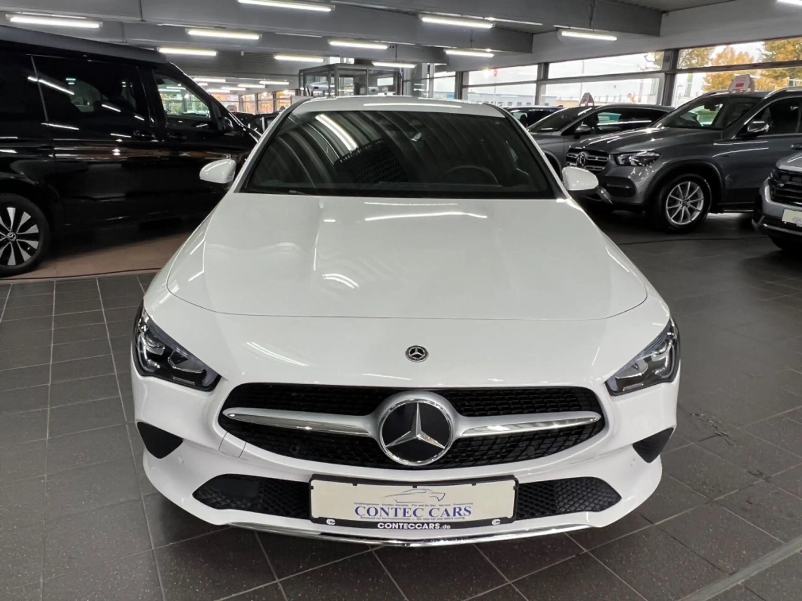 Mercedes-Benz - CLA 200