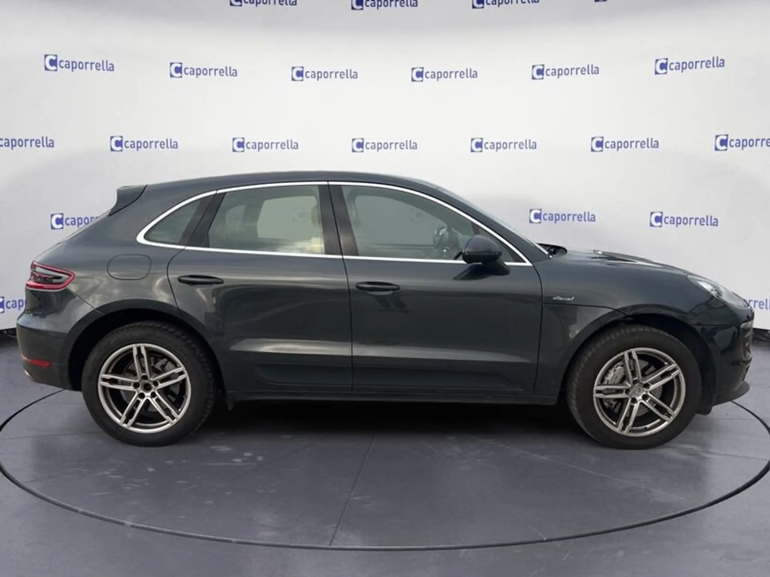 Porsche - Macan