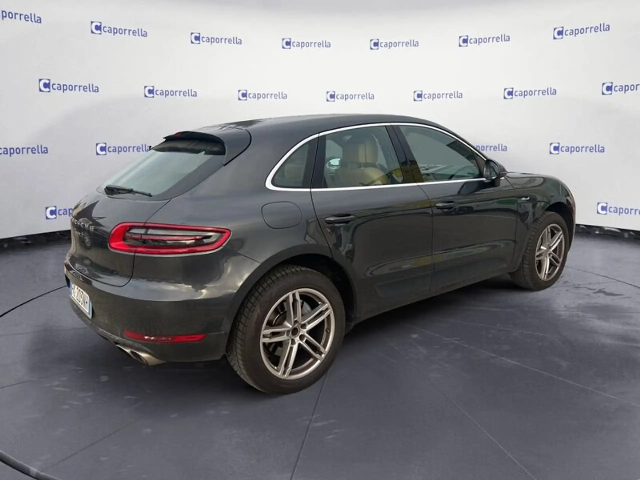 Porsche - Macan