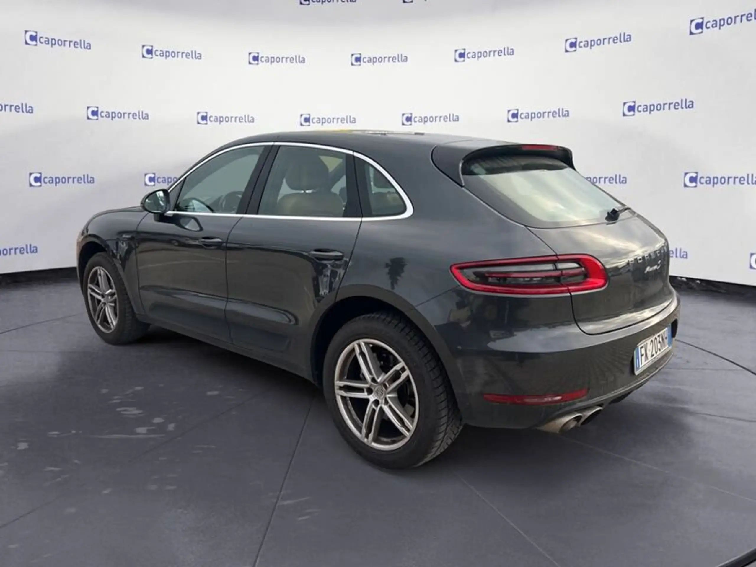 Porsche - Macan