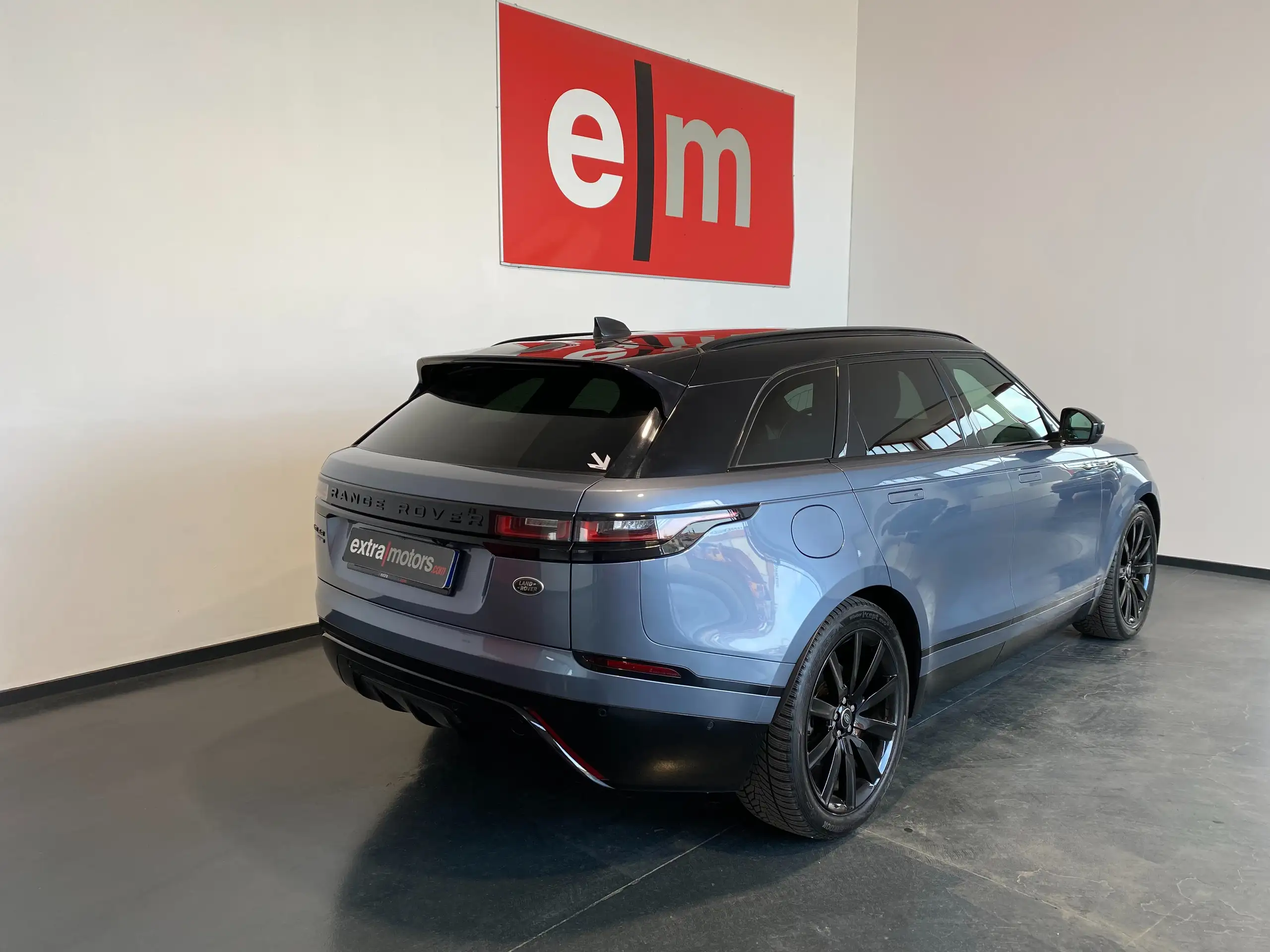 Land Rover - Range Rover Velar