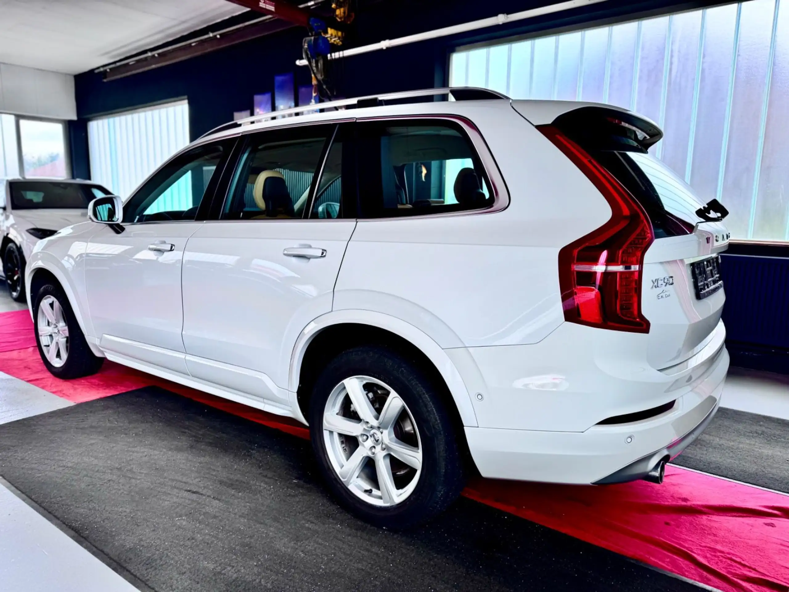 Volvo - XC90