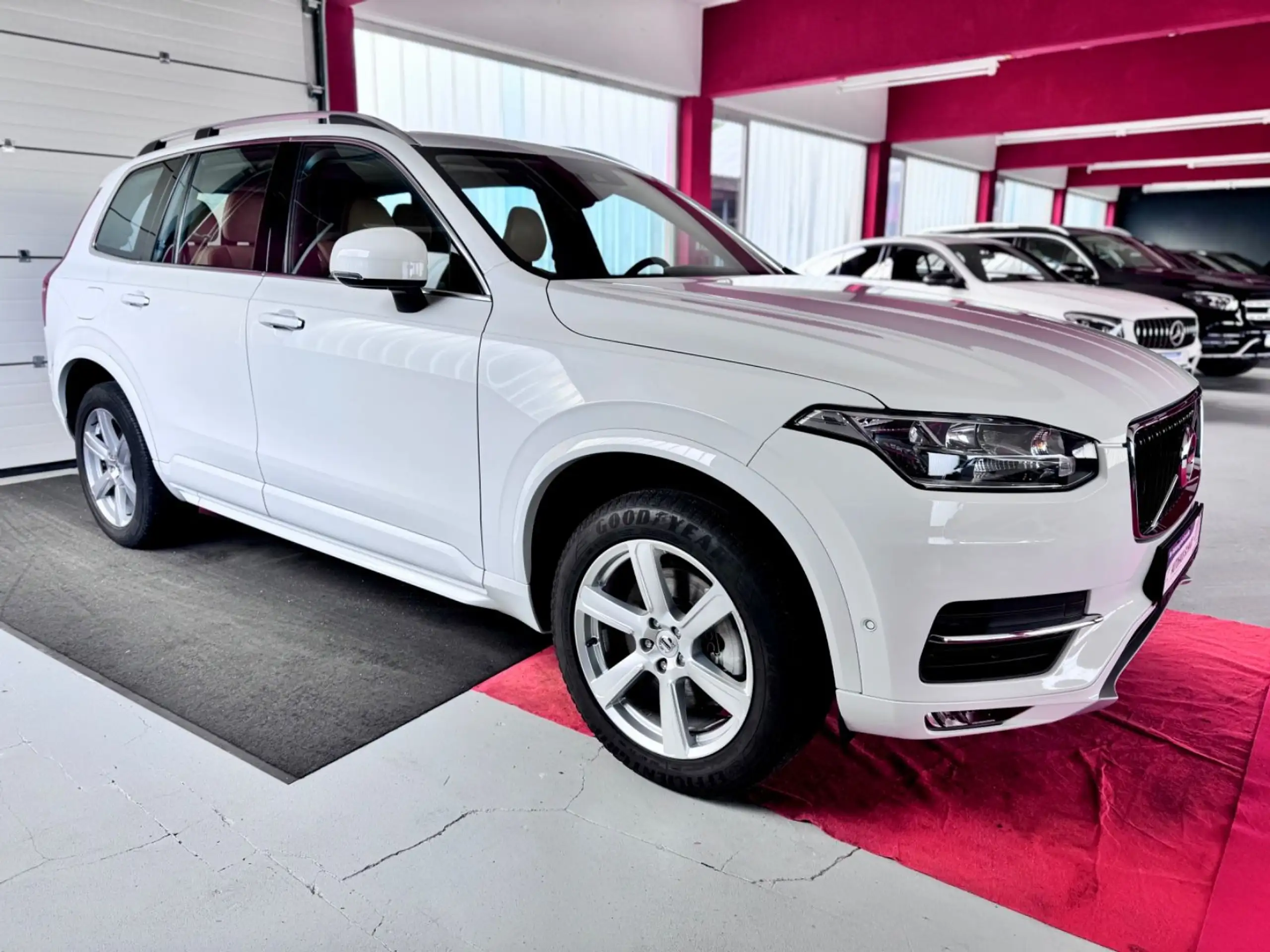 Volvo - XC90