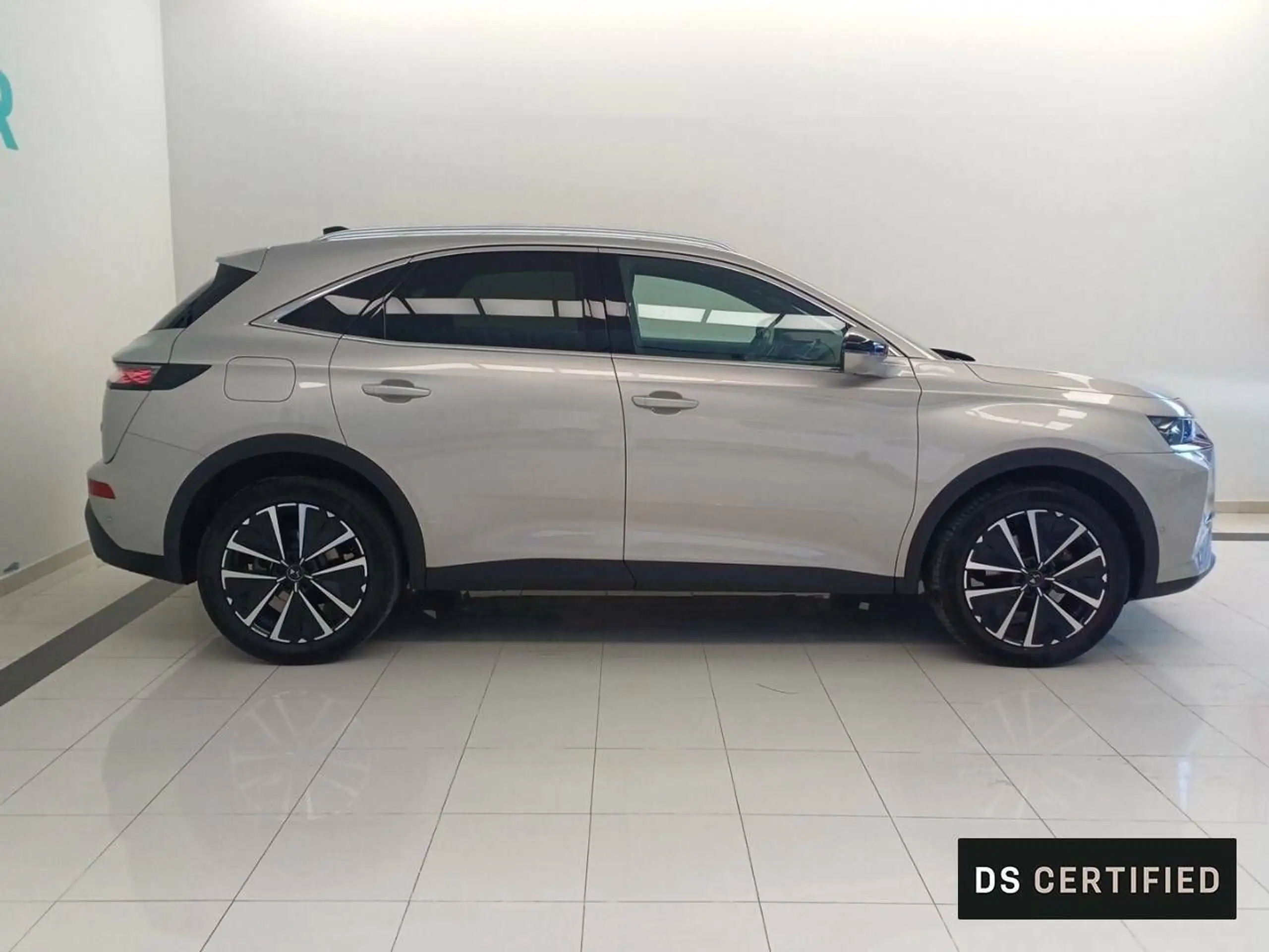 DS Automobiles - DS 7 Crossback