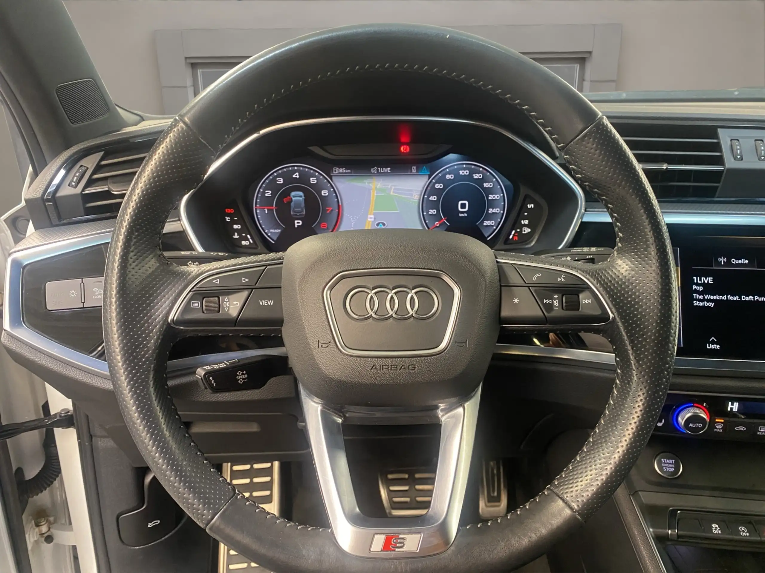 Audi - Q3