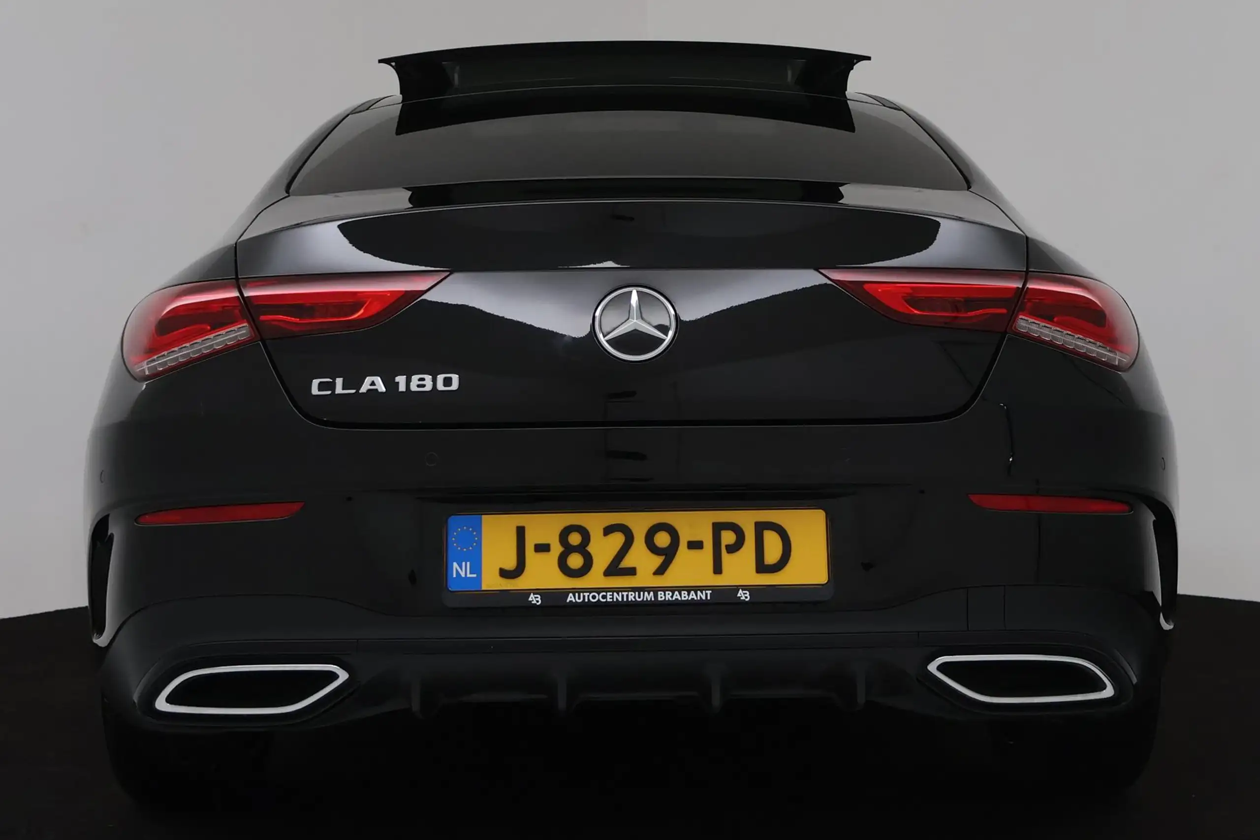 Mercedes-Benz - CLA 180