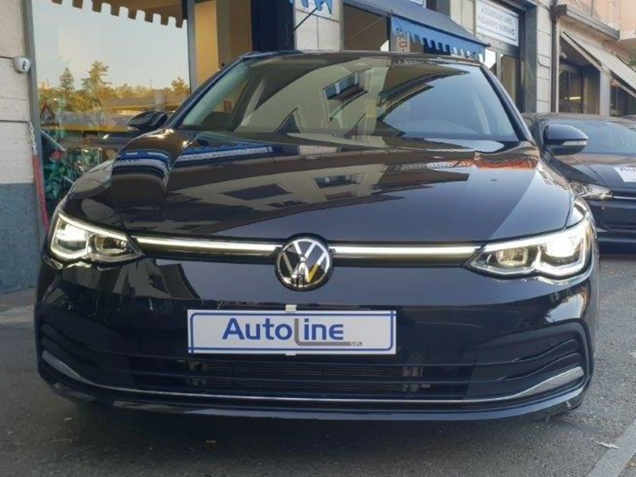 Volkswagen - Golf