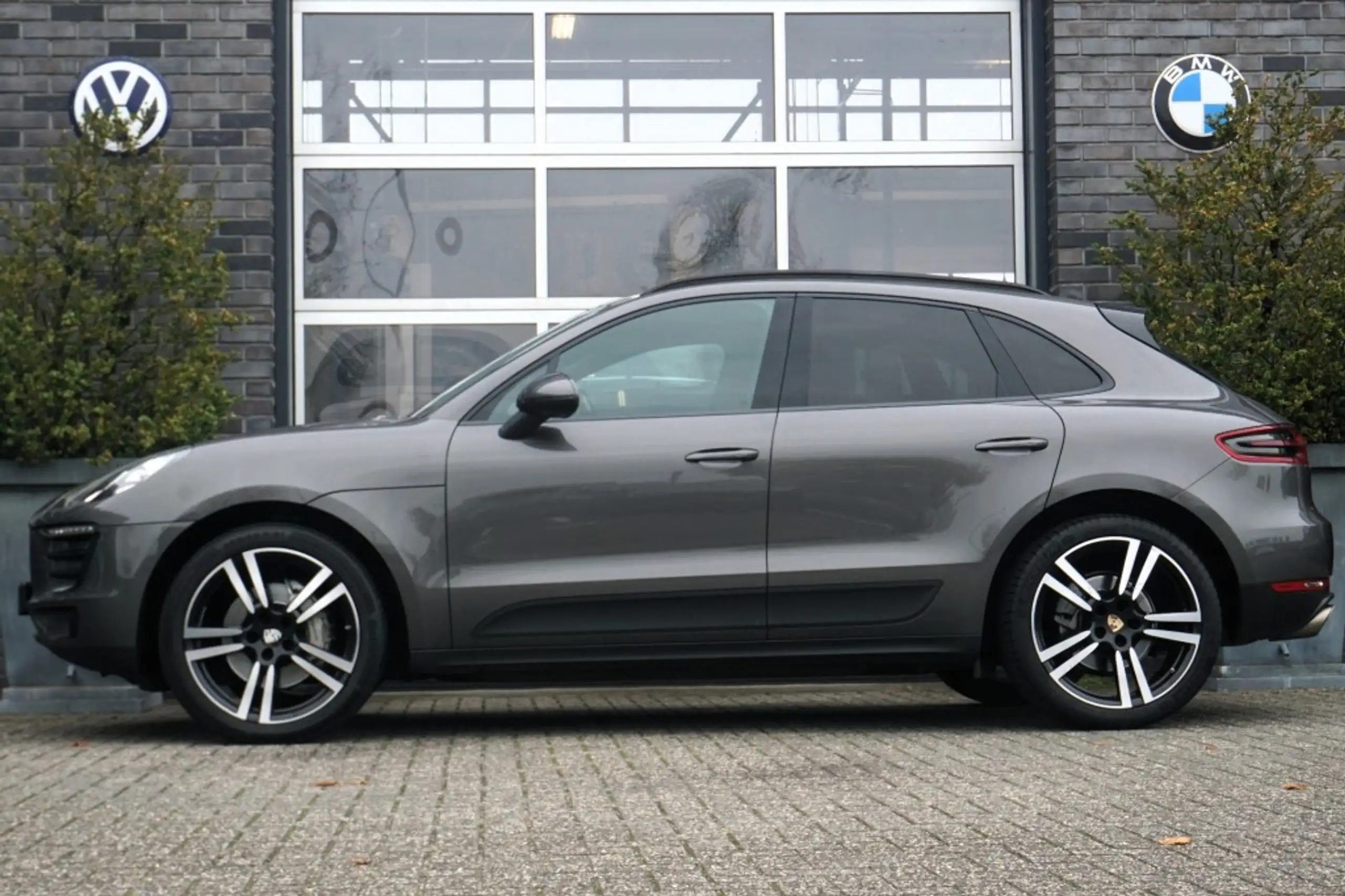 Porsche - Macan