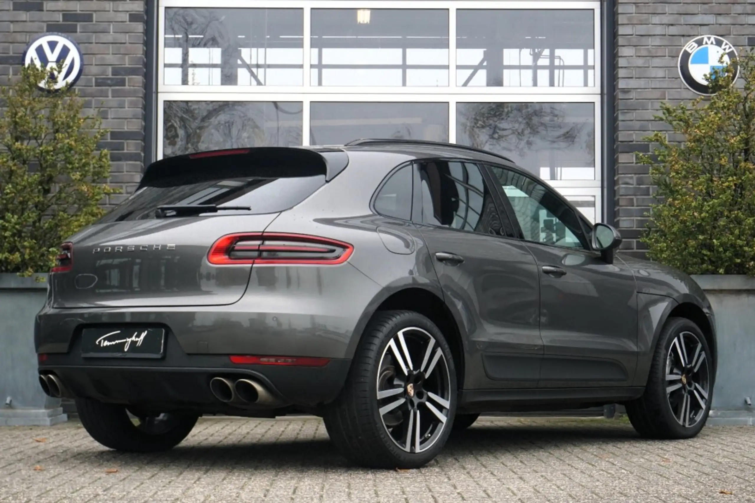 Porsche - Macan