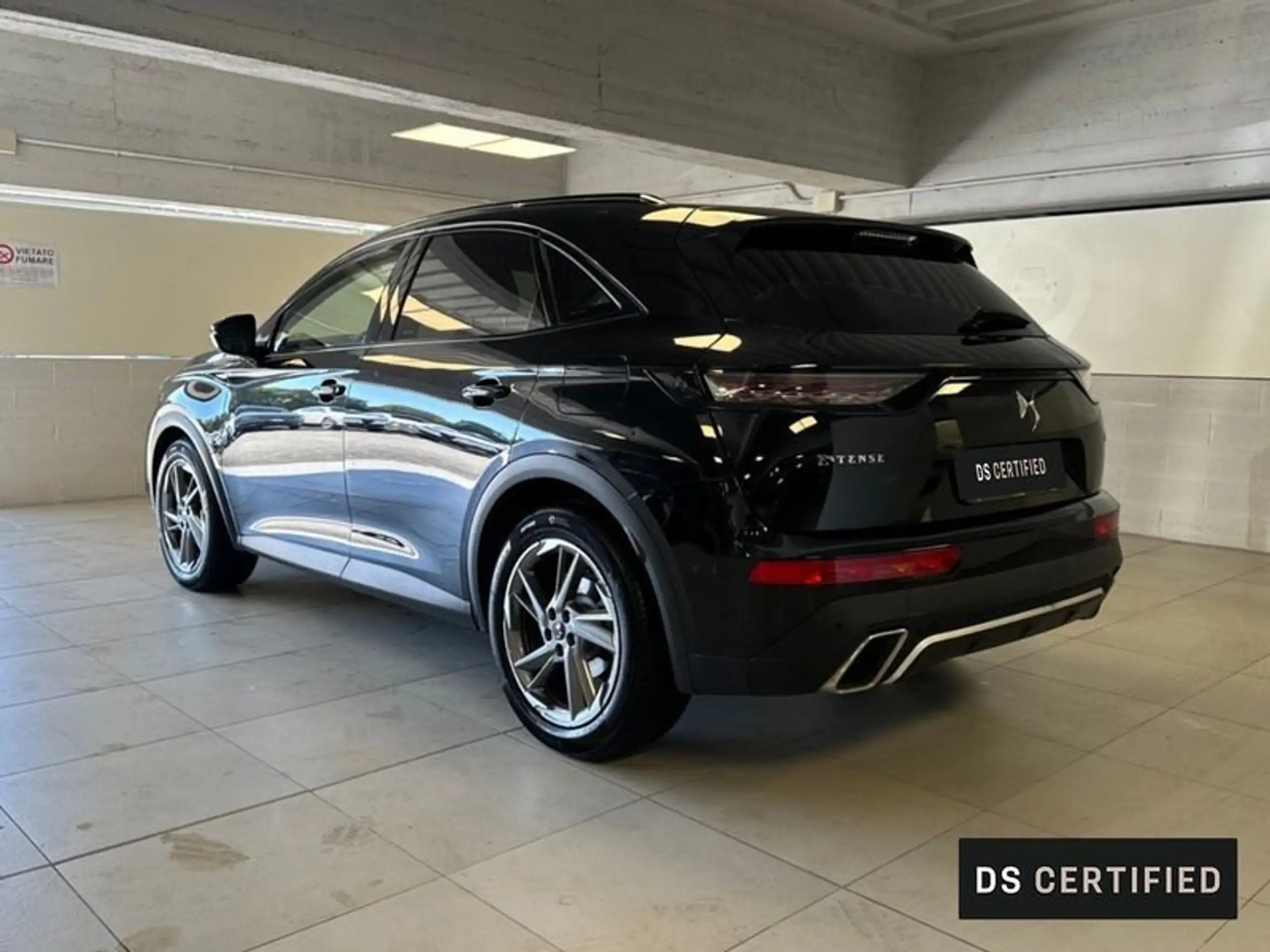 DS Automobiles - DS 7 Crossback