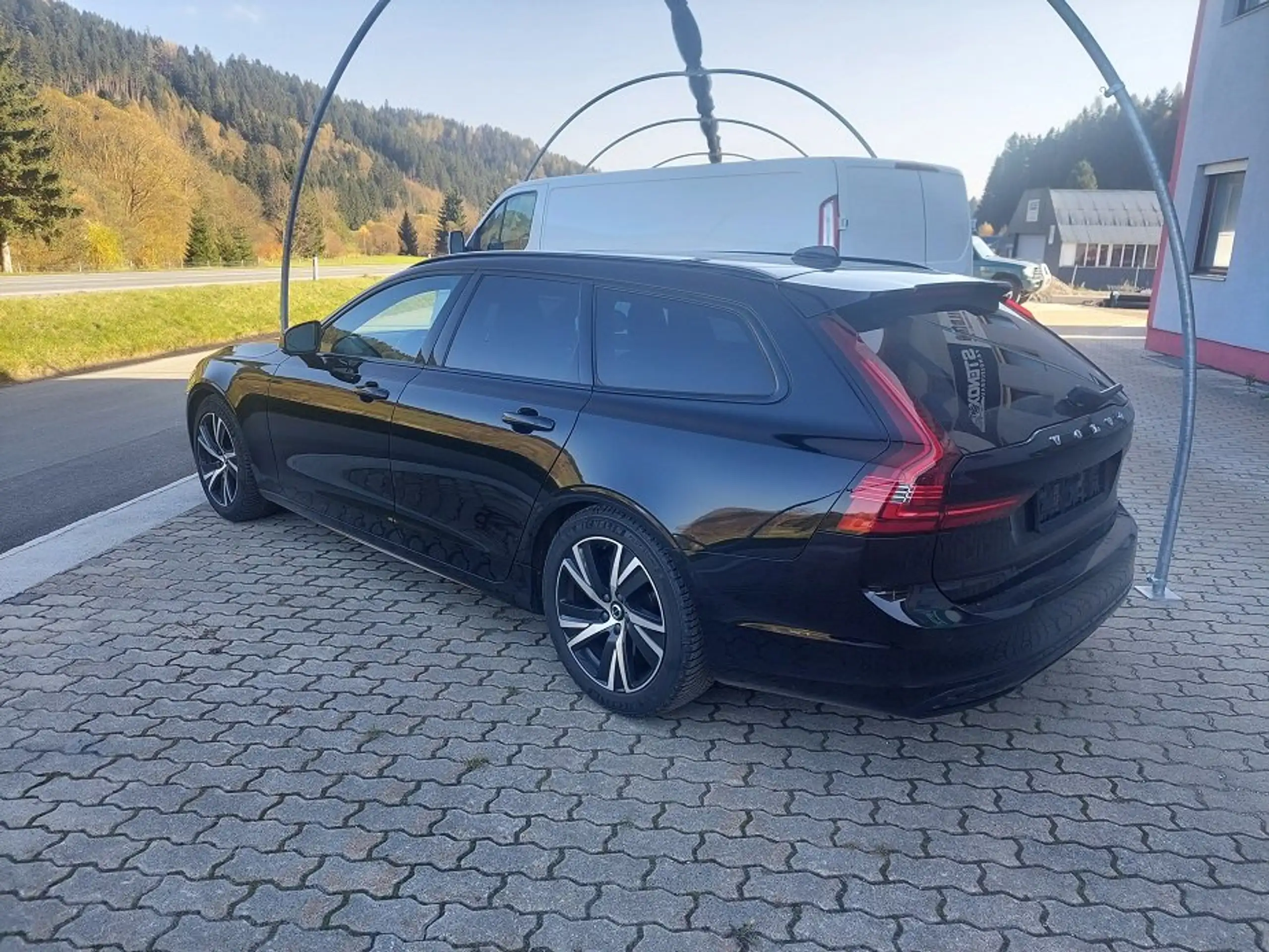 Volvo - V90