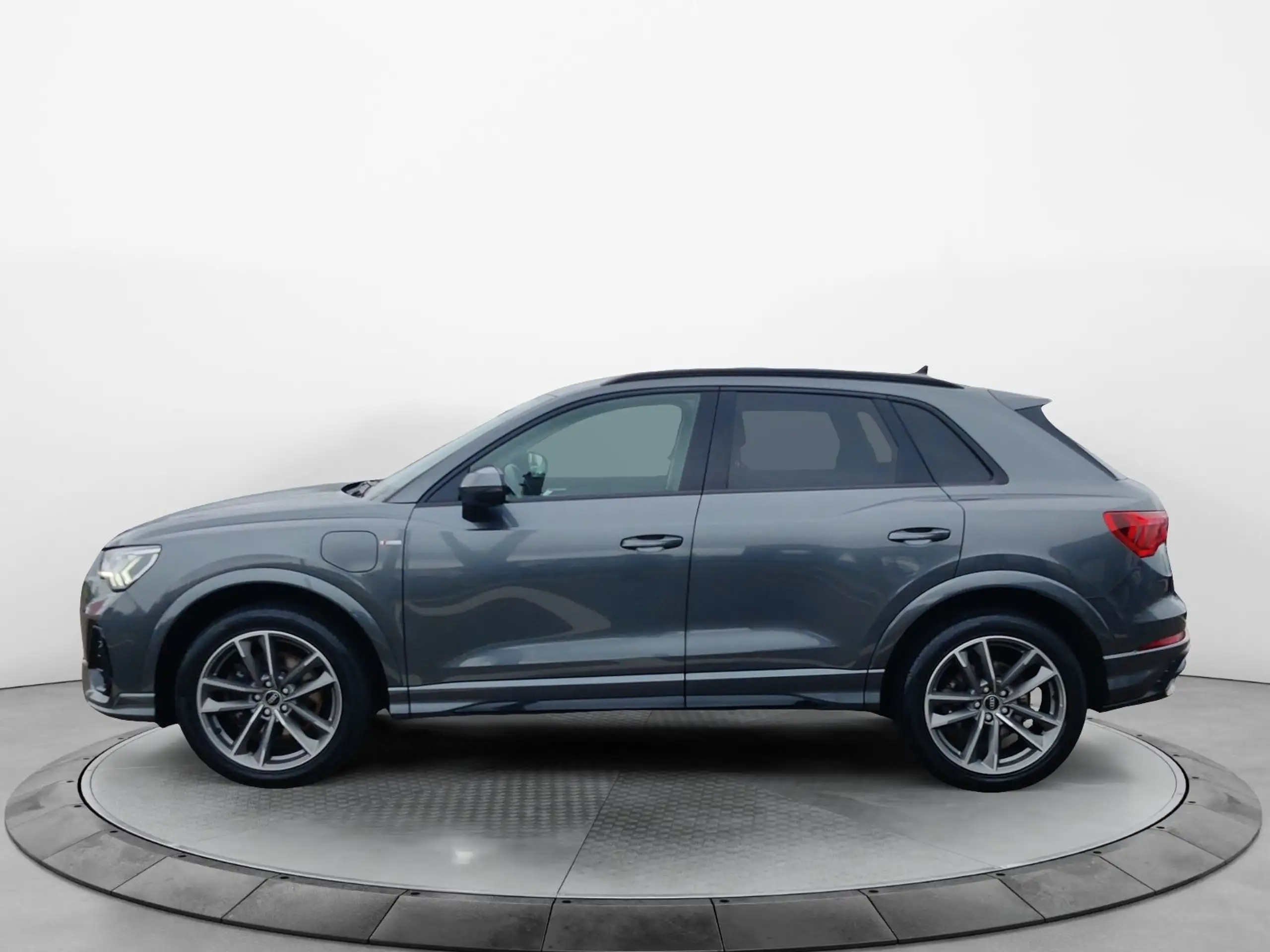 Audi - Q3